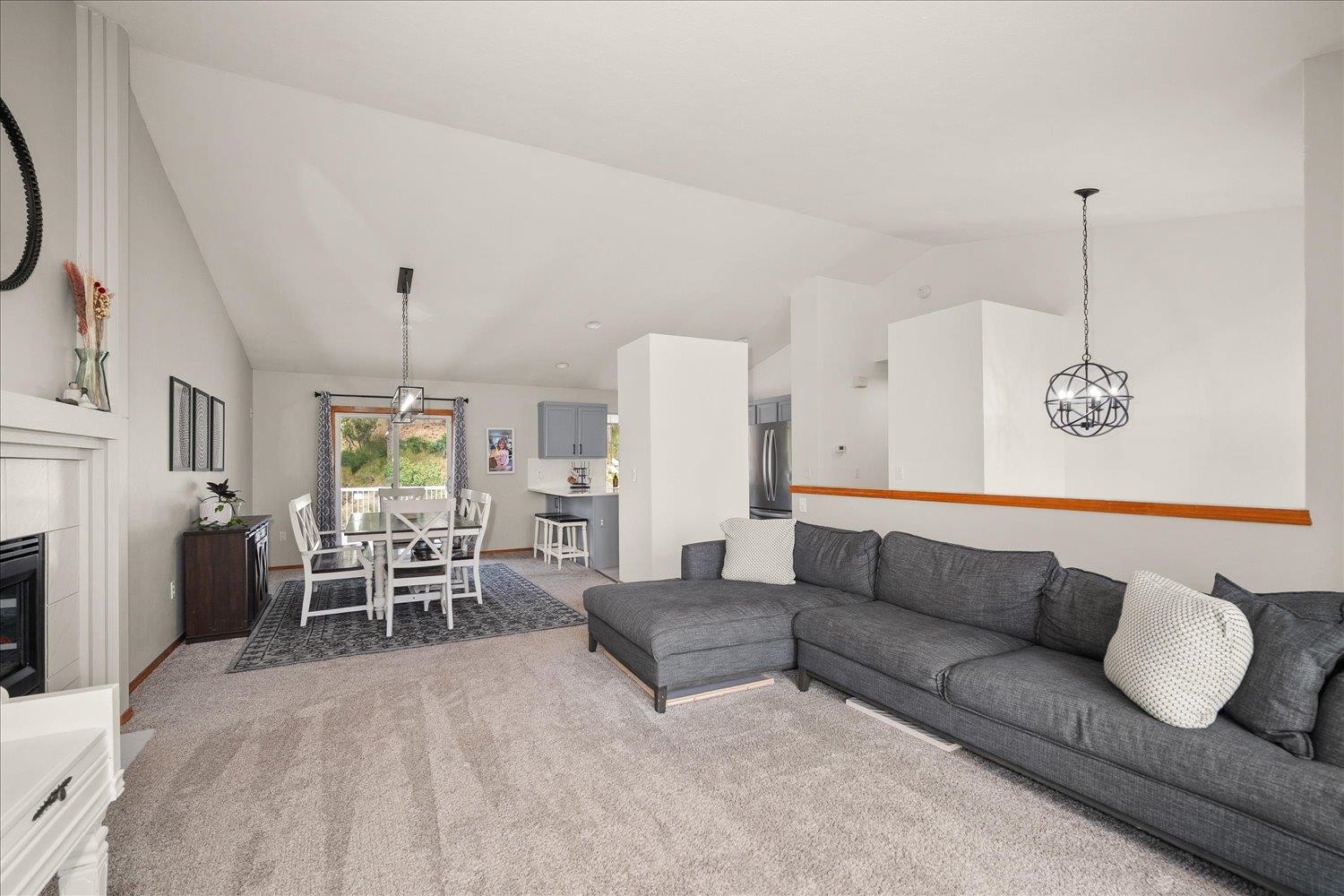 805 E TUDOR Ct - Photo 5