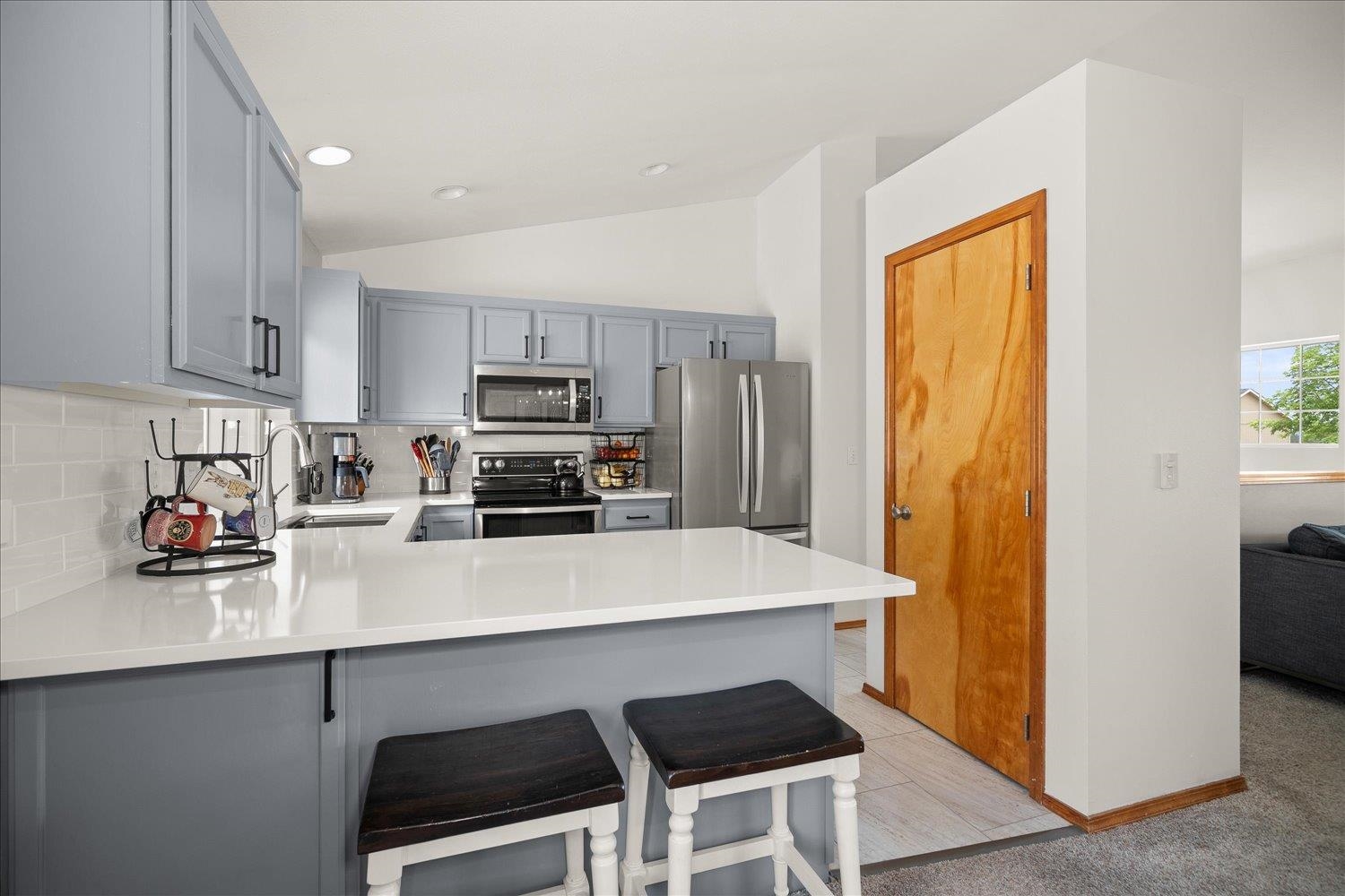 805 E TUDOR Ct - Photo 7