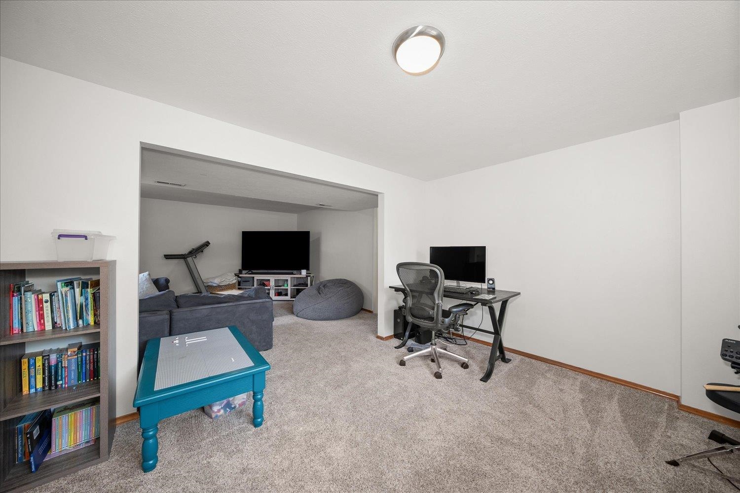 805 E TUDOR Ct - Photo 20
