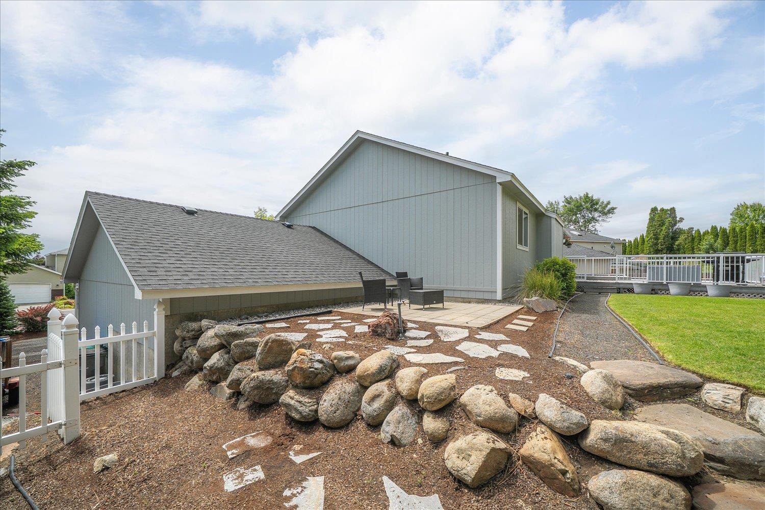 805 E TUDOR Ct - Photo 29