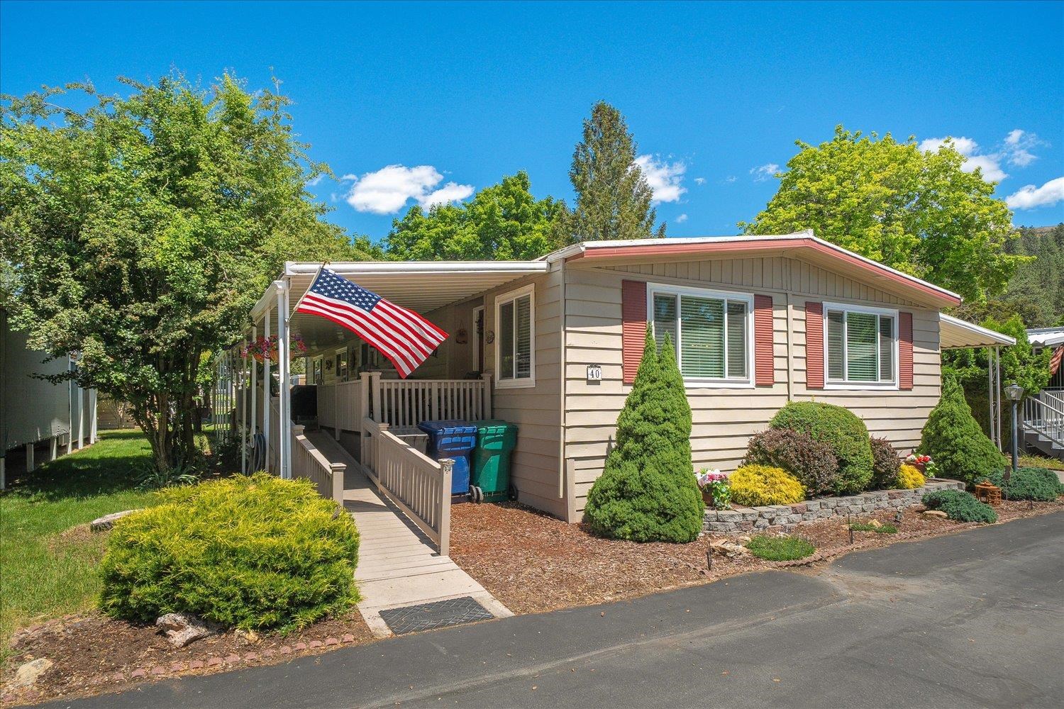 208 S Neyland Rd - Photo 2