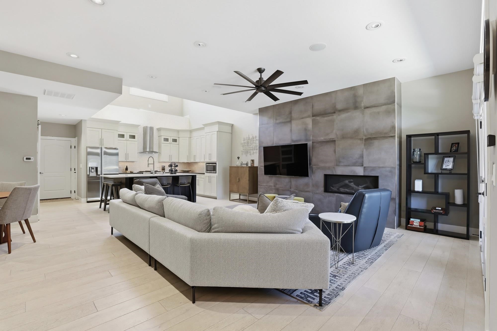 314 E 10th Ave - Photo 6