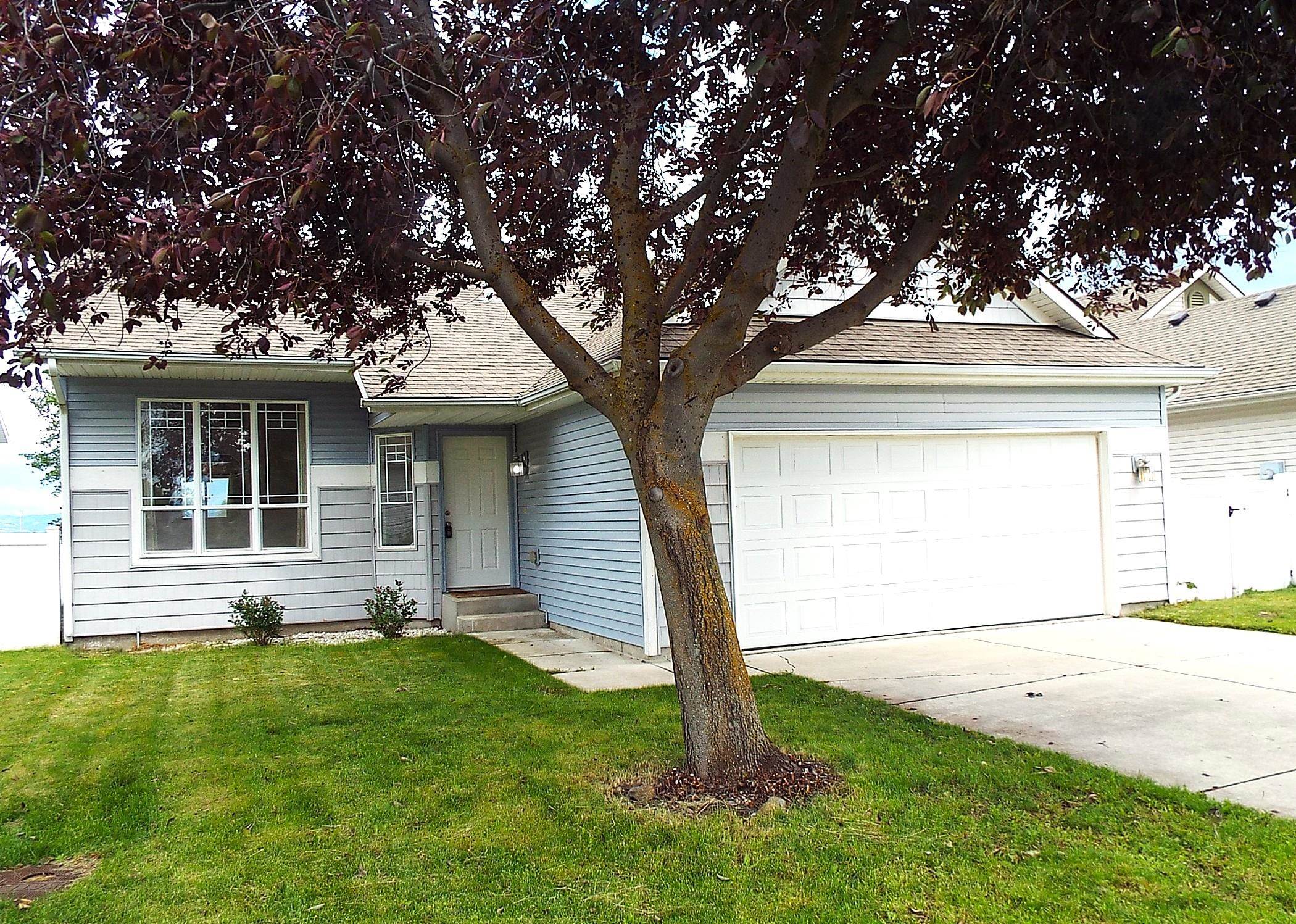 9318 N Oak St - Photo 2