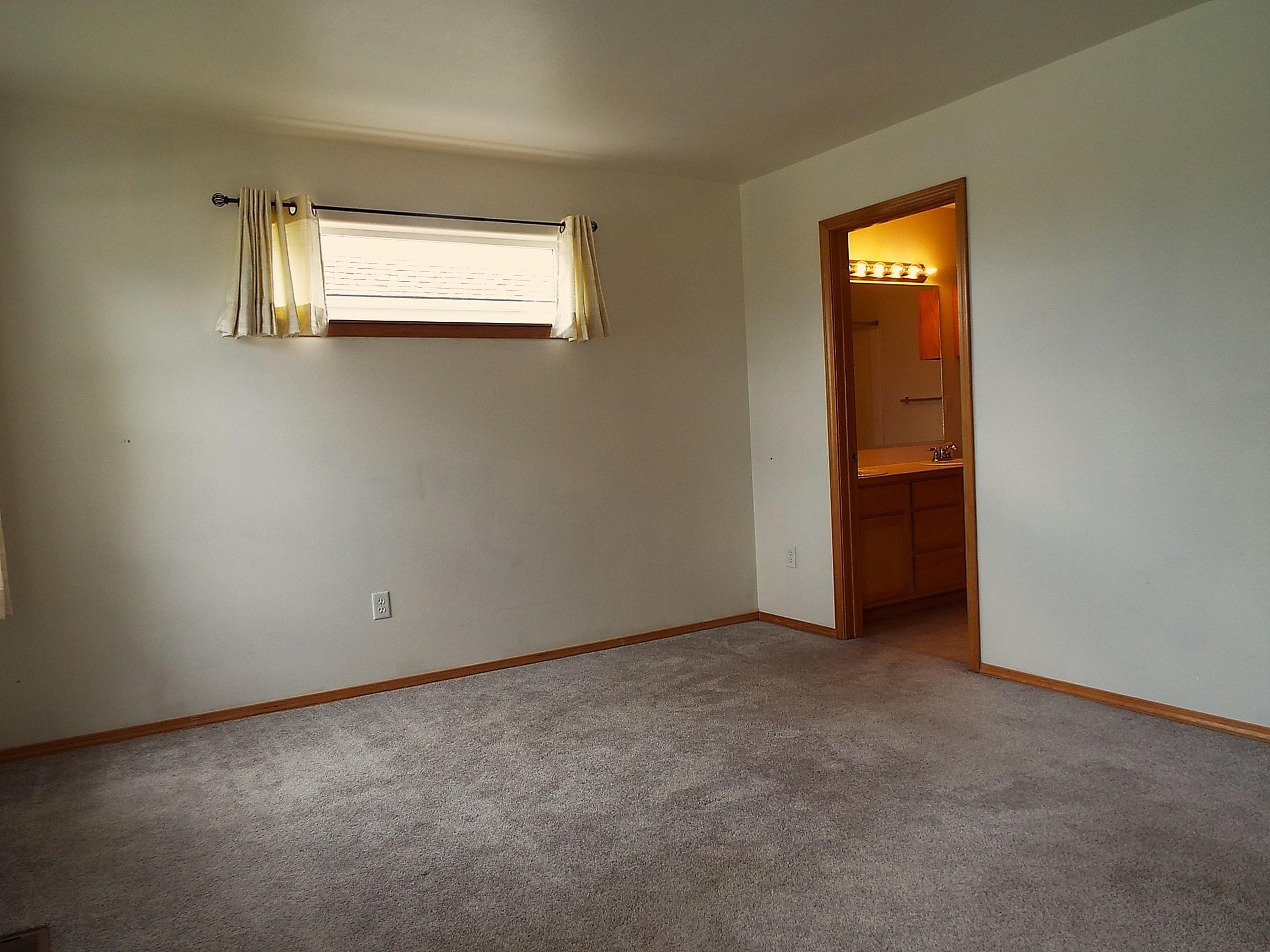 9318 N Oak St - Photo 12