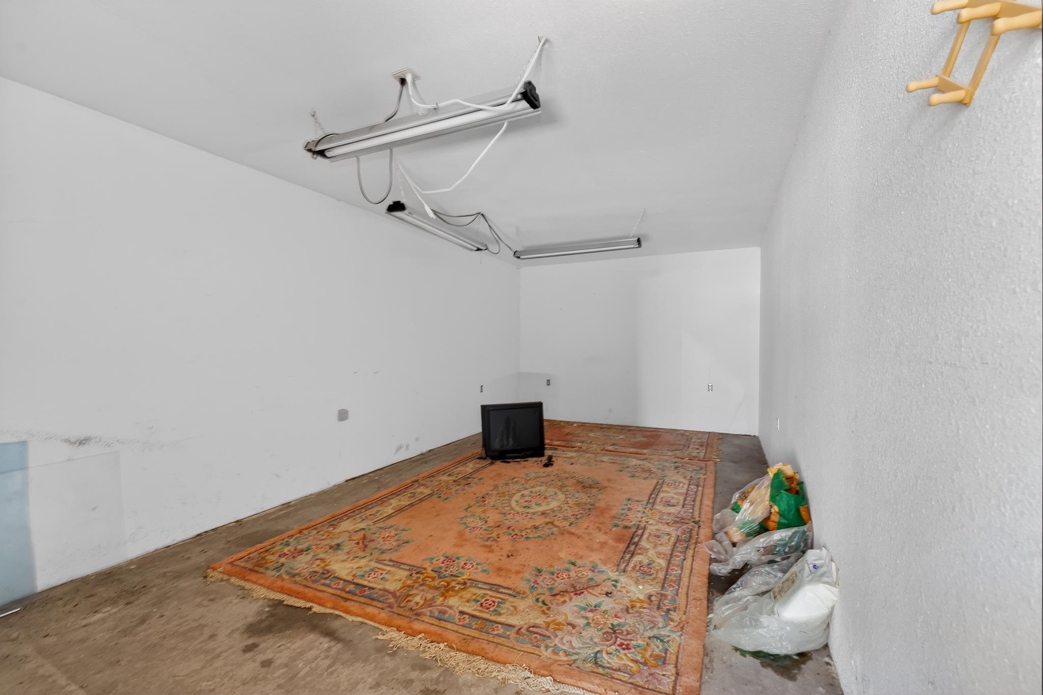 3266 Shady Ct - Photo 2