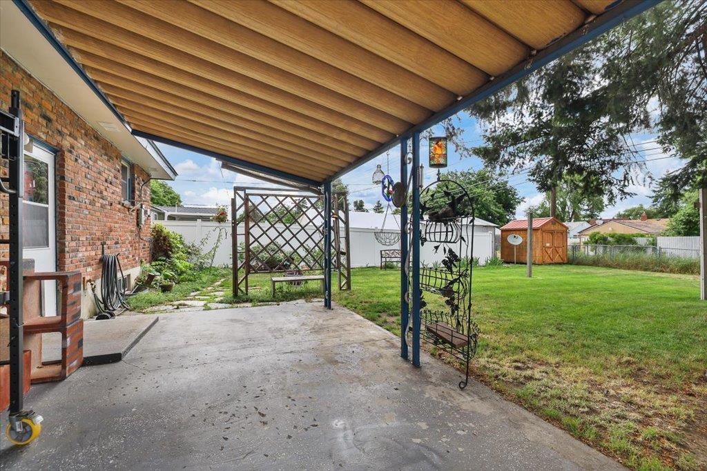 2931 E Augusta Ave - Photo 17