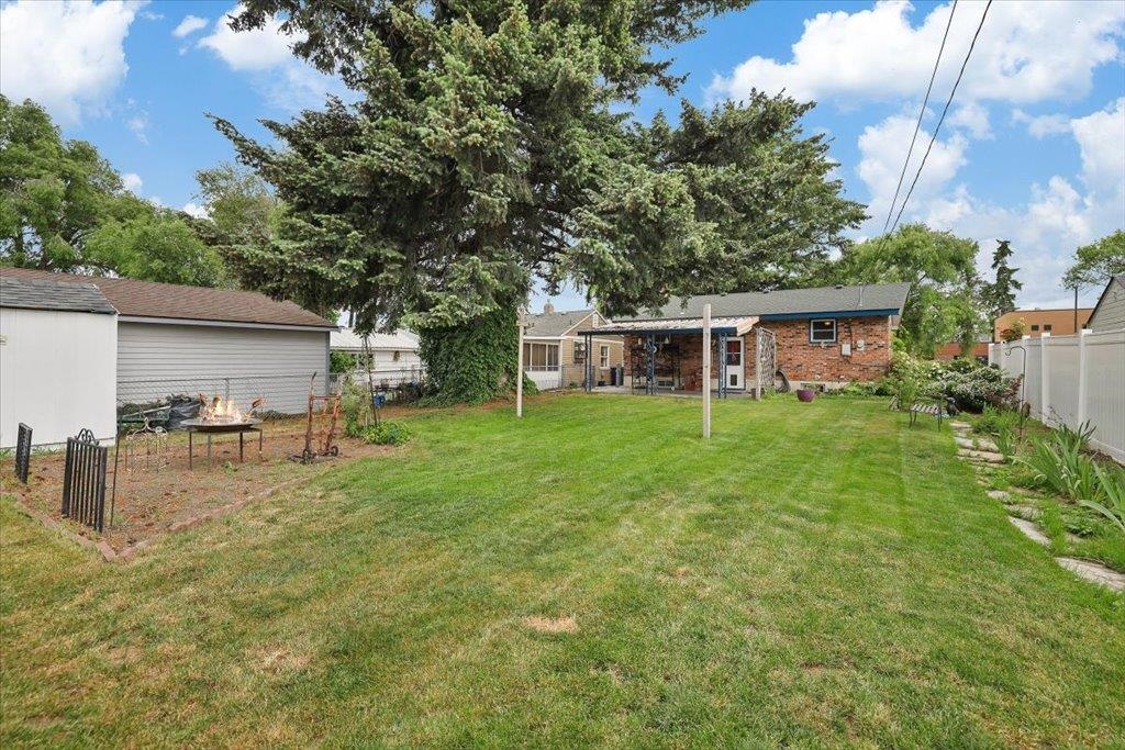 2931 E Augusta Ave - Photo 19