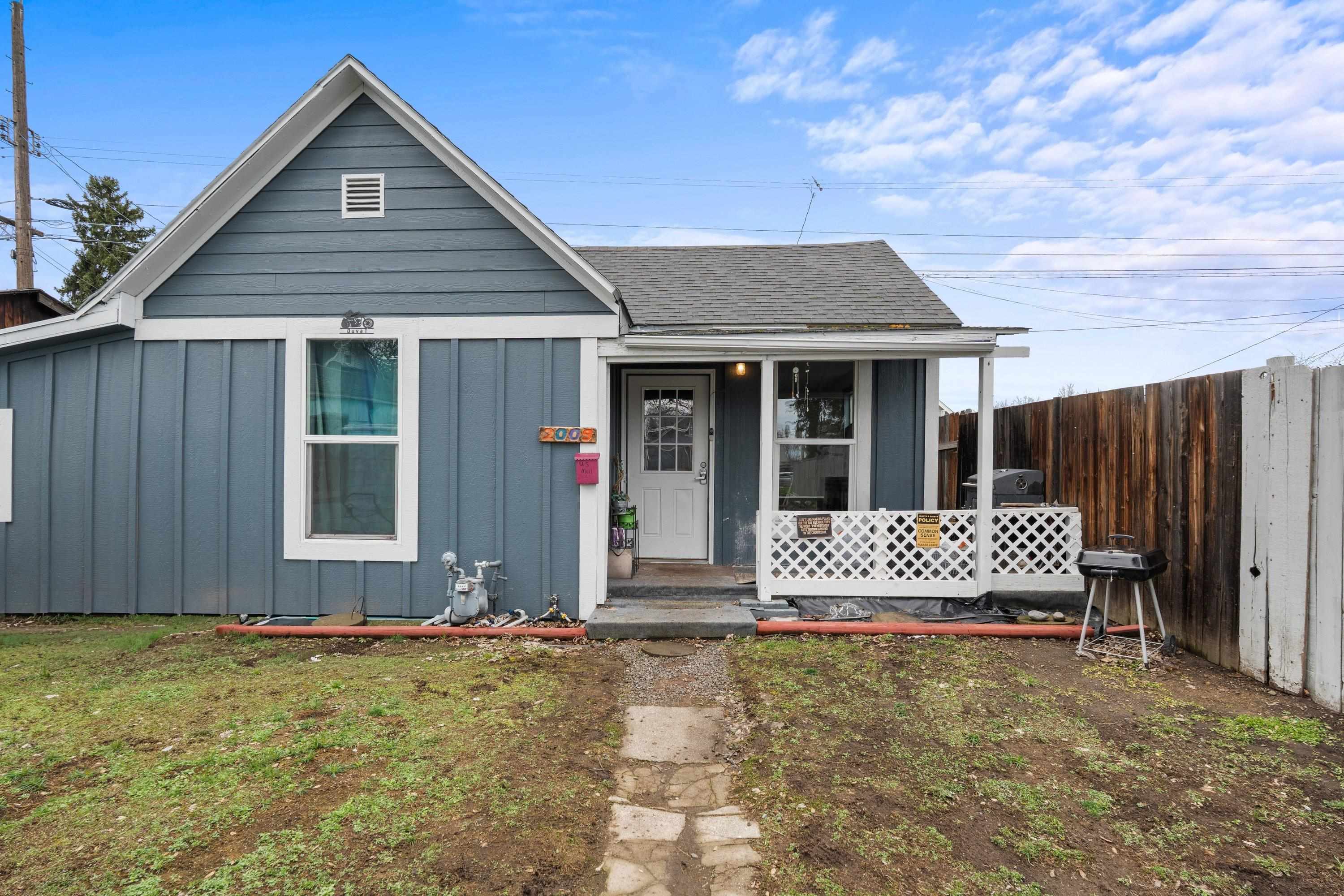 2009 W Mansfield Ave - Photo 1