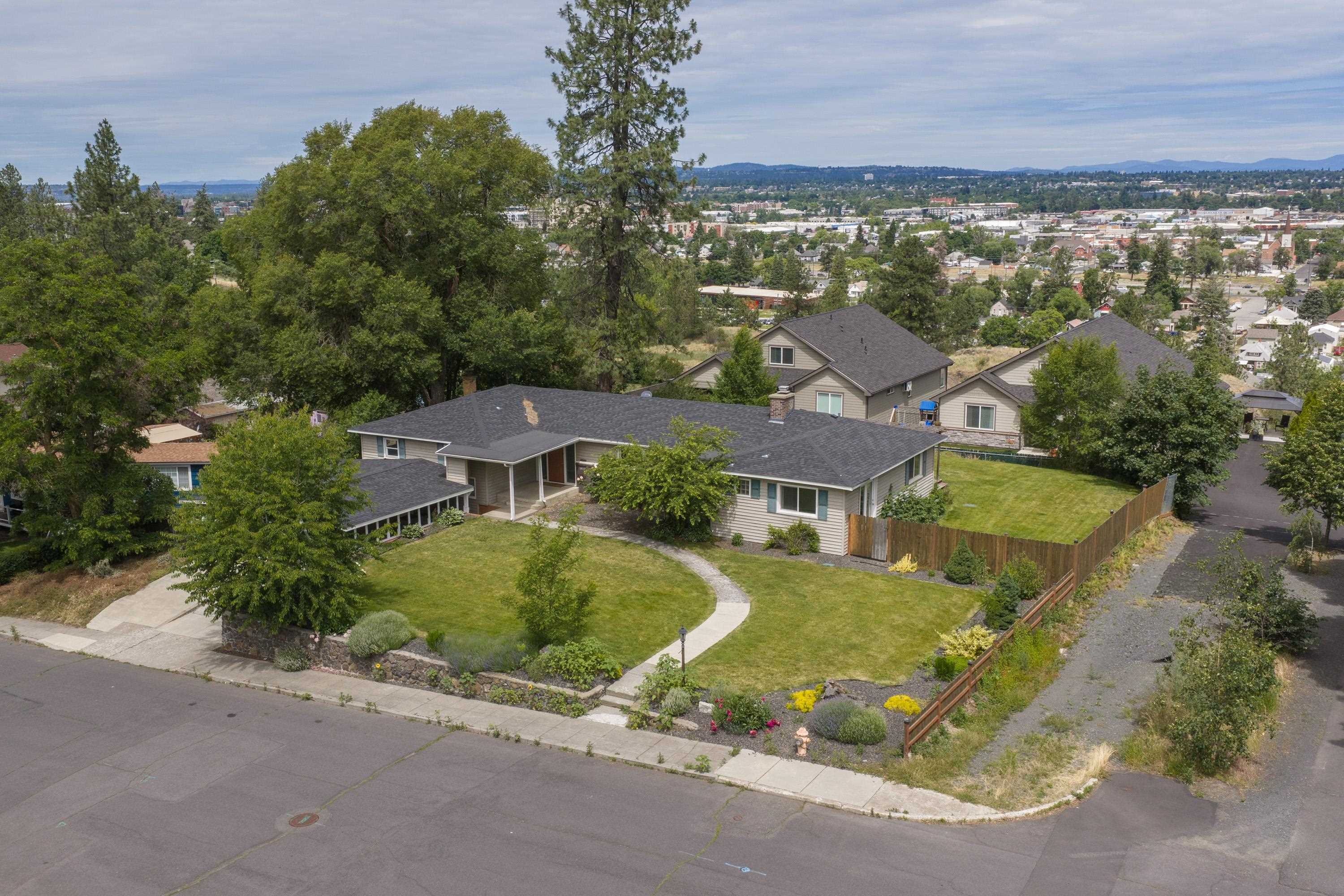 1857 E 8th Ave - Photo 34
