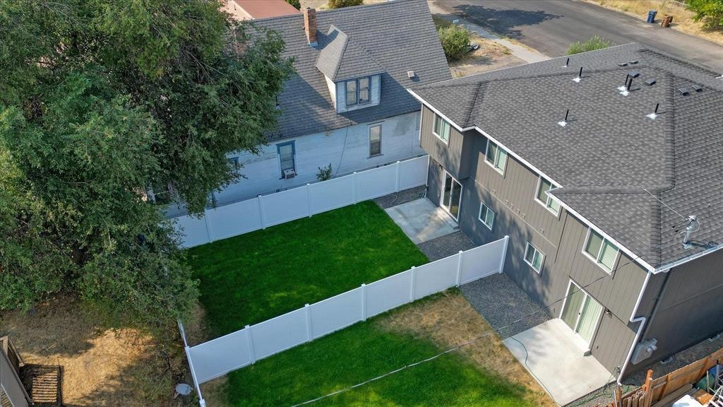 2324 E 7th Ave - Photo 2