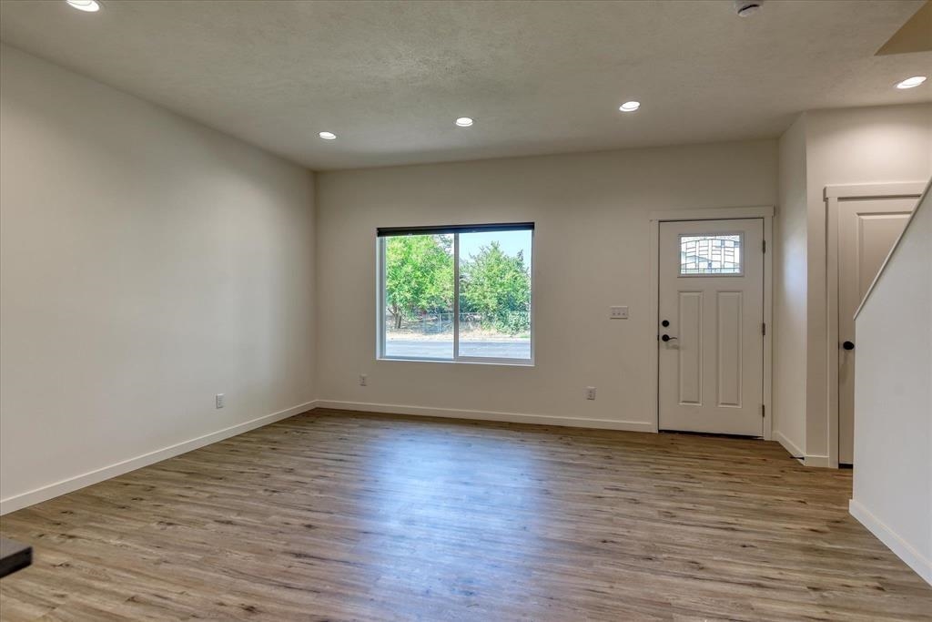 2324 E 7th Ave - Photo 6