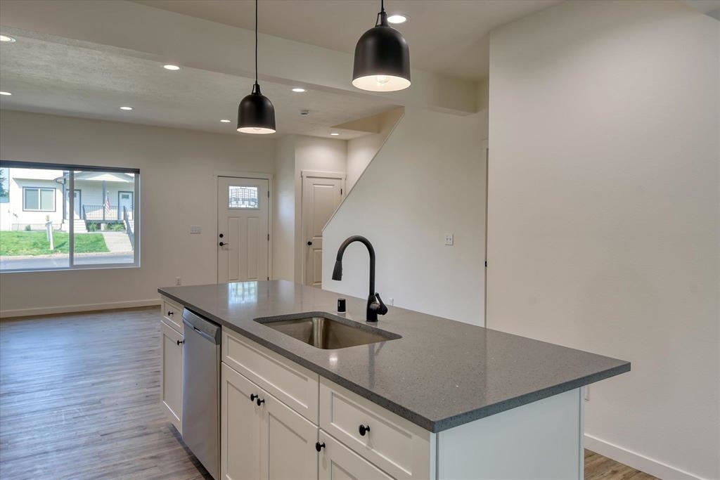 2324 E 7th Ave - Photo 12