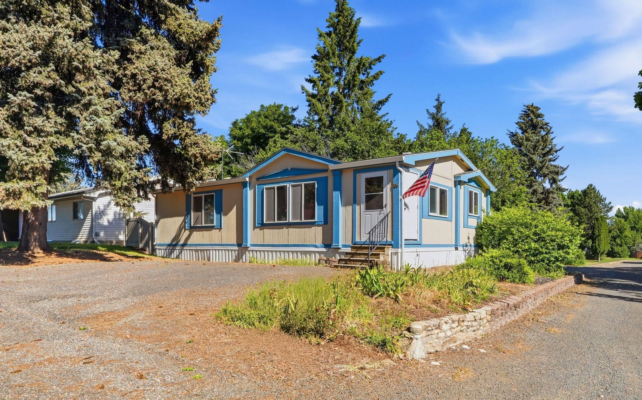 106 W Portland Ave - Photo 1