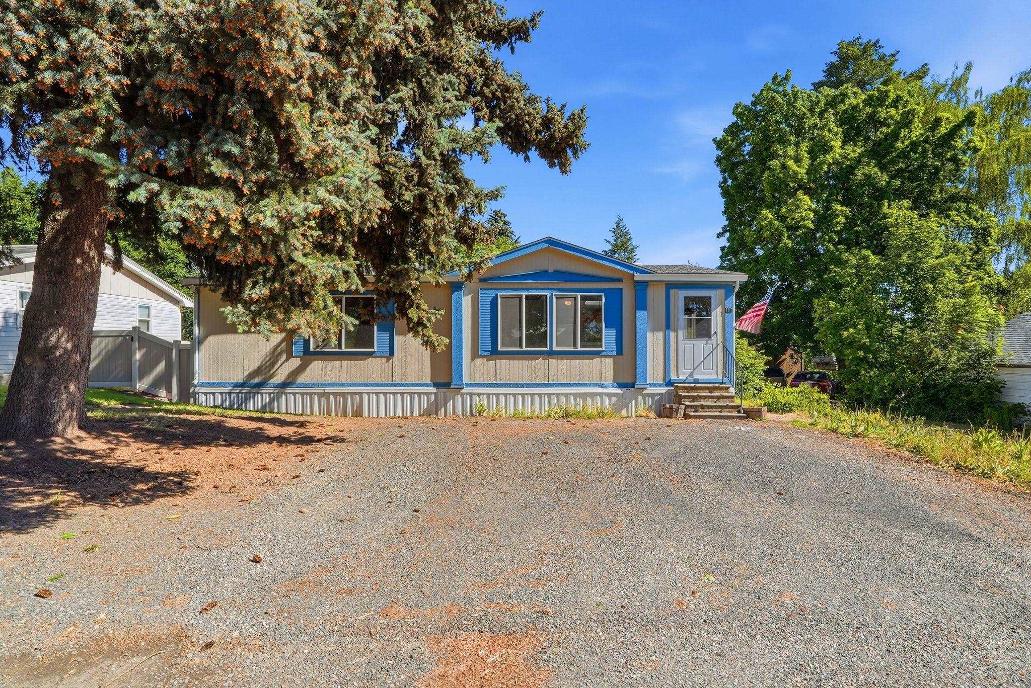 106 W Portland Ave - Photo 2