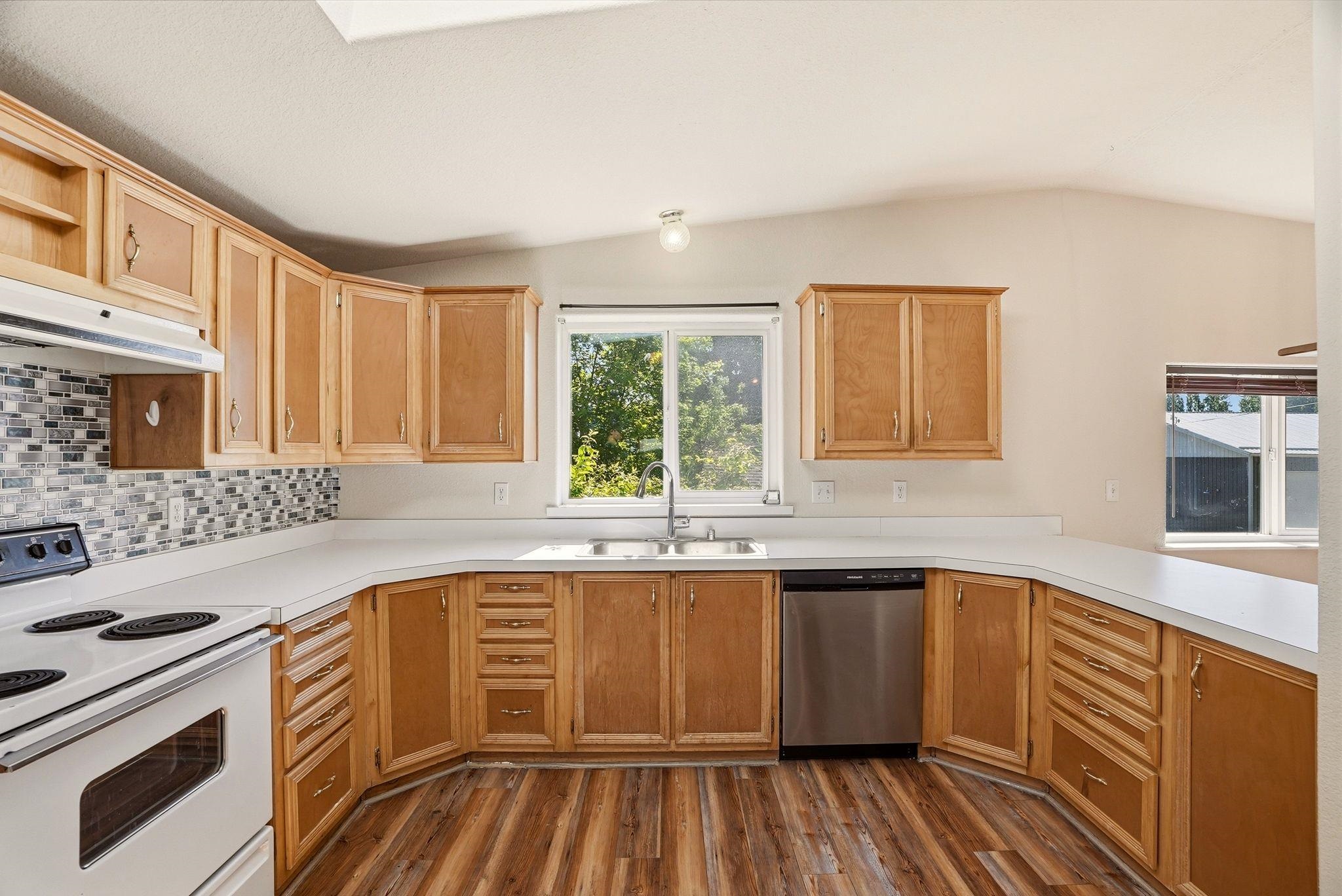 106 W Portland Ave - Photo 9