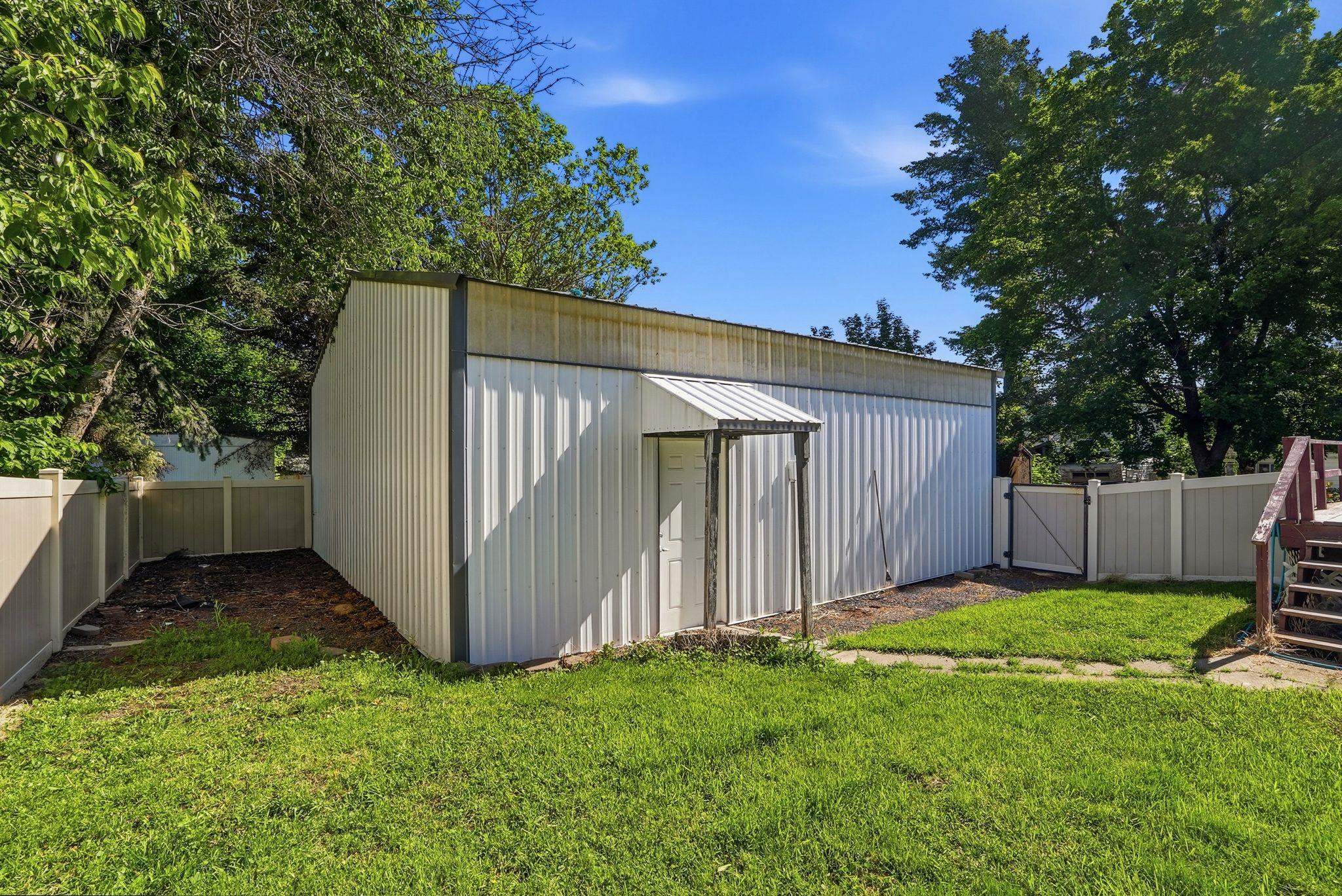 106 W Portland Ave - Photo 22