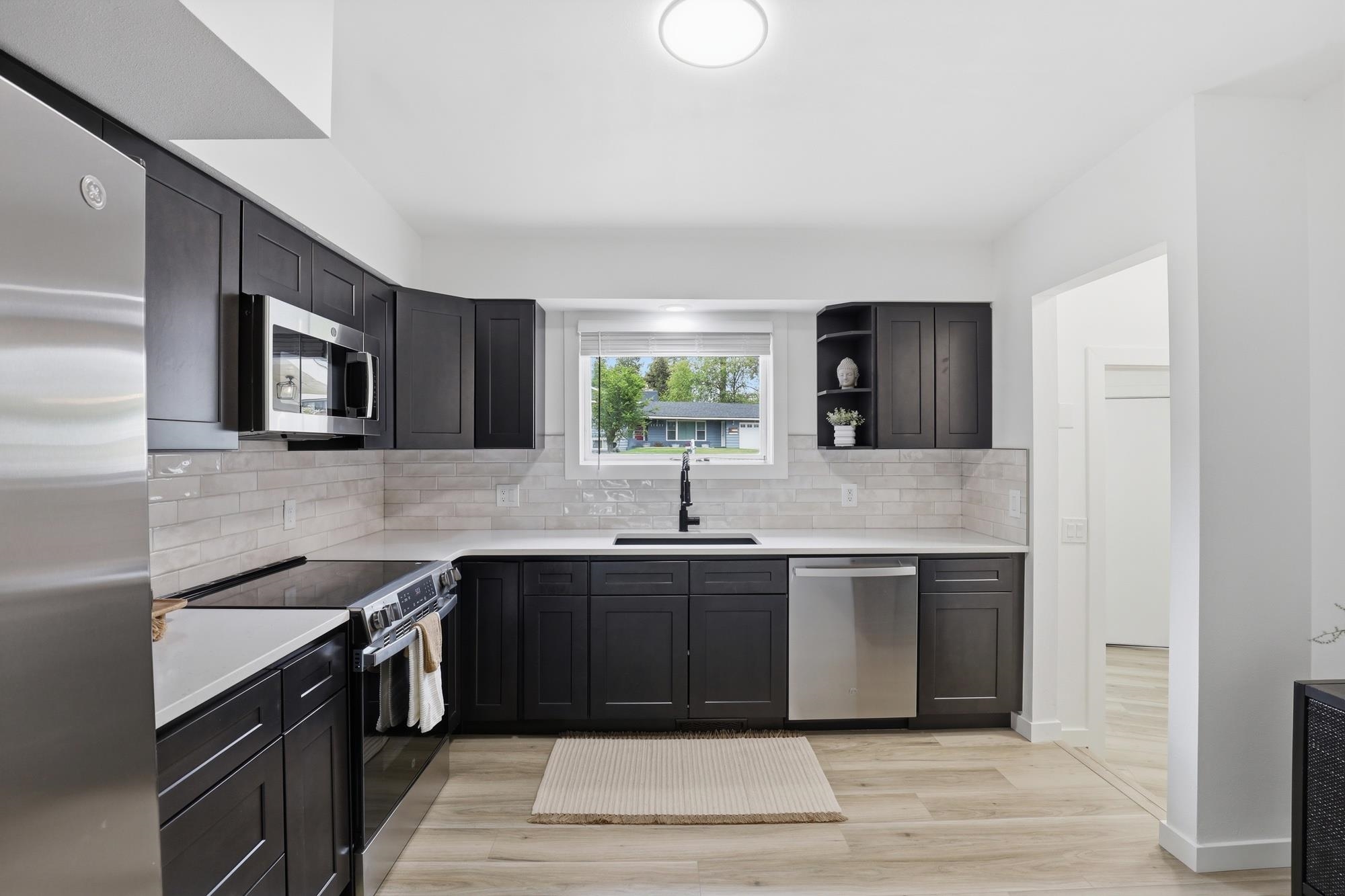 11406 E 19th Ave - Photo 3
