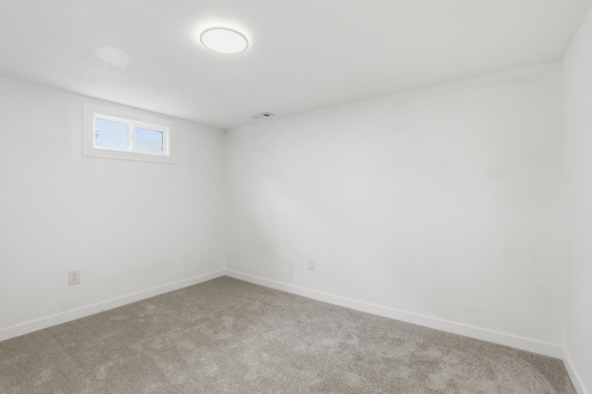 11406 E 19th Ave - Photo 32