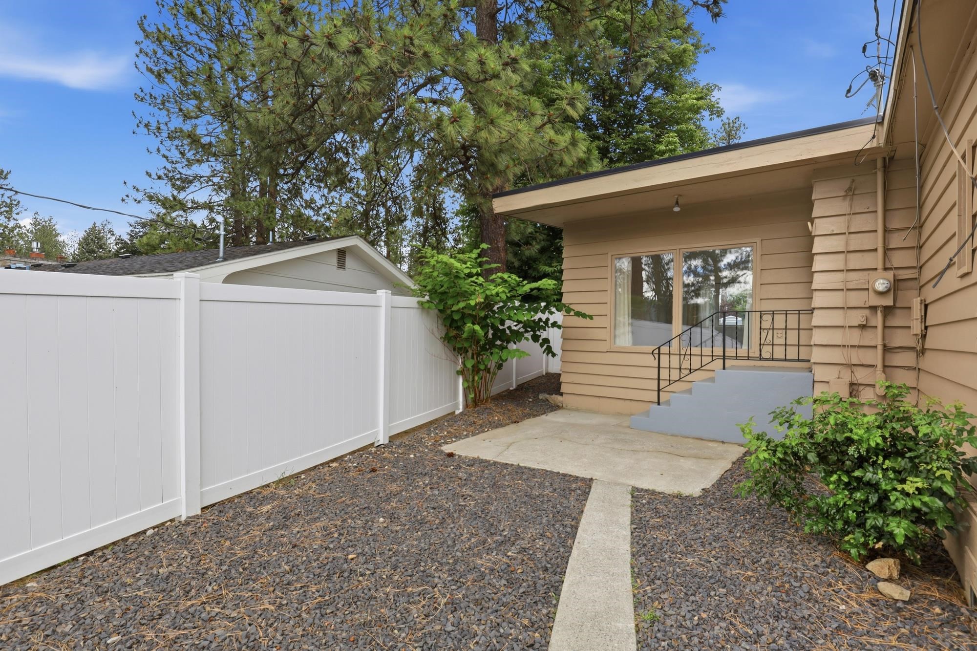 11406 E 19th Ave - Photo 48