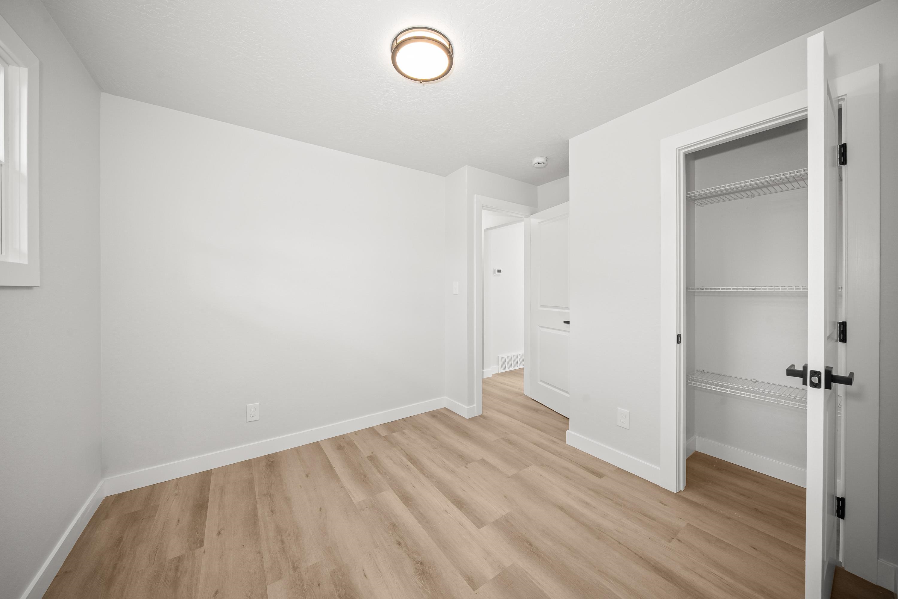 2217 E Longfellow St - Photo 9