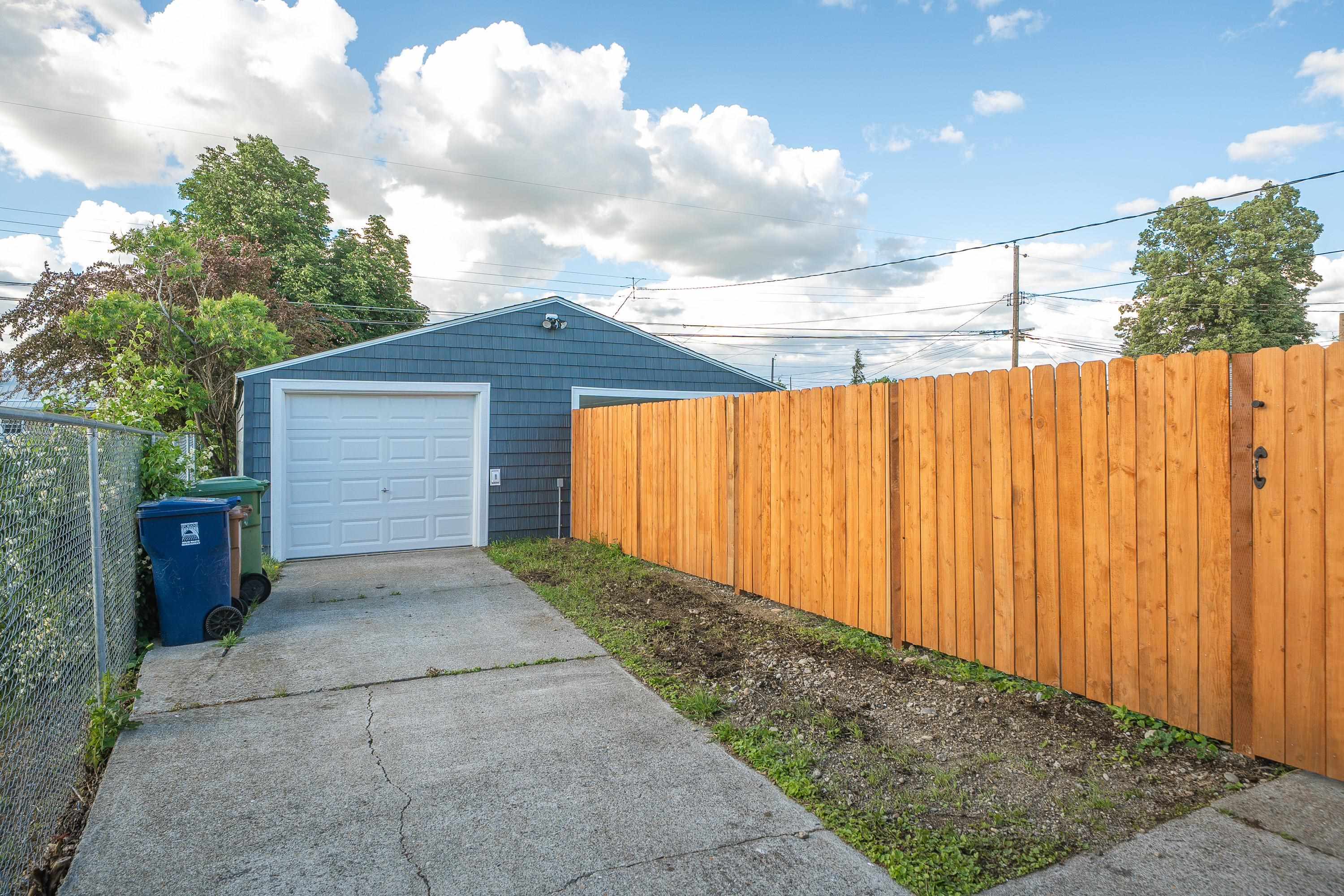 2217 E Longfellow St - Photo 18