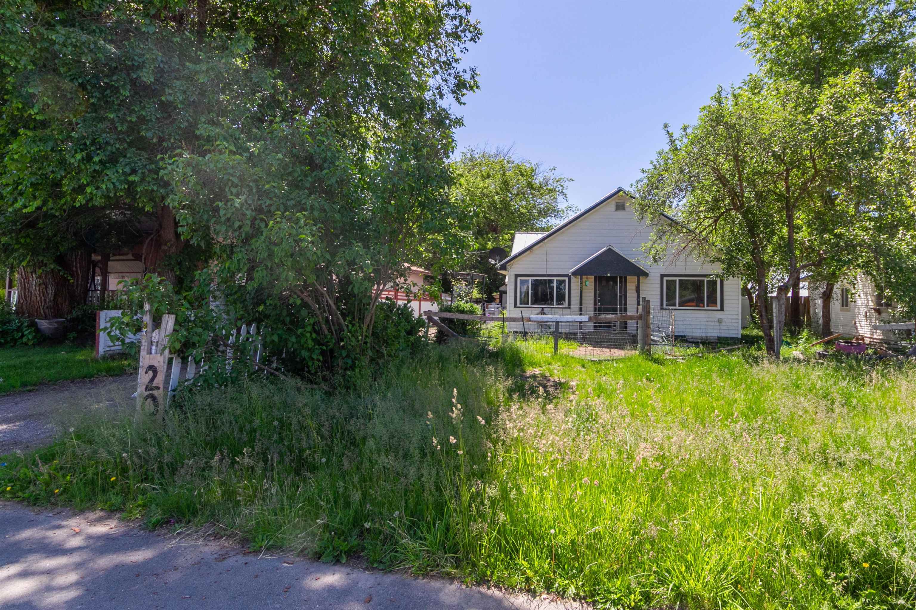 205 W CRAWFORD Ave - Photo 2