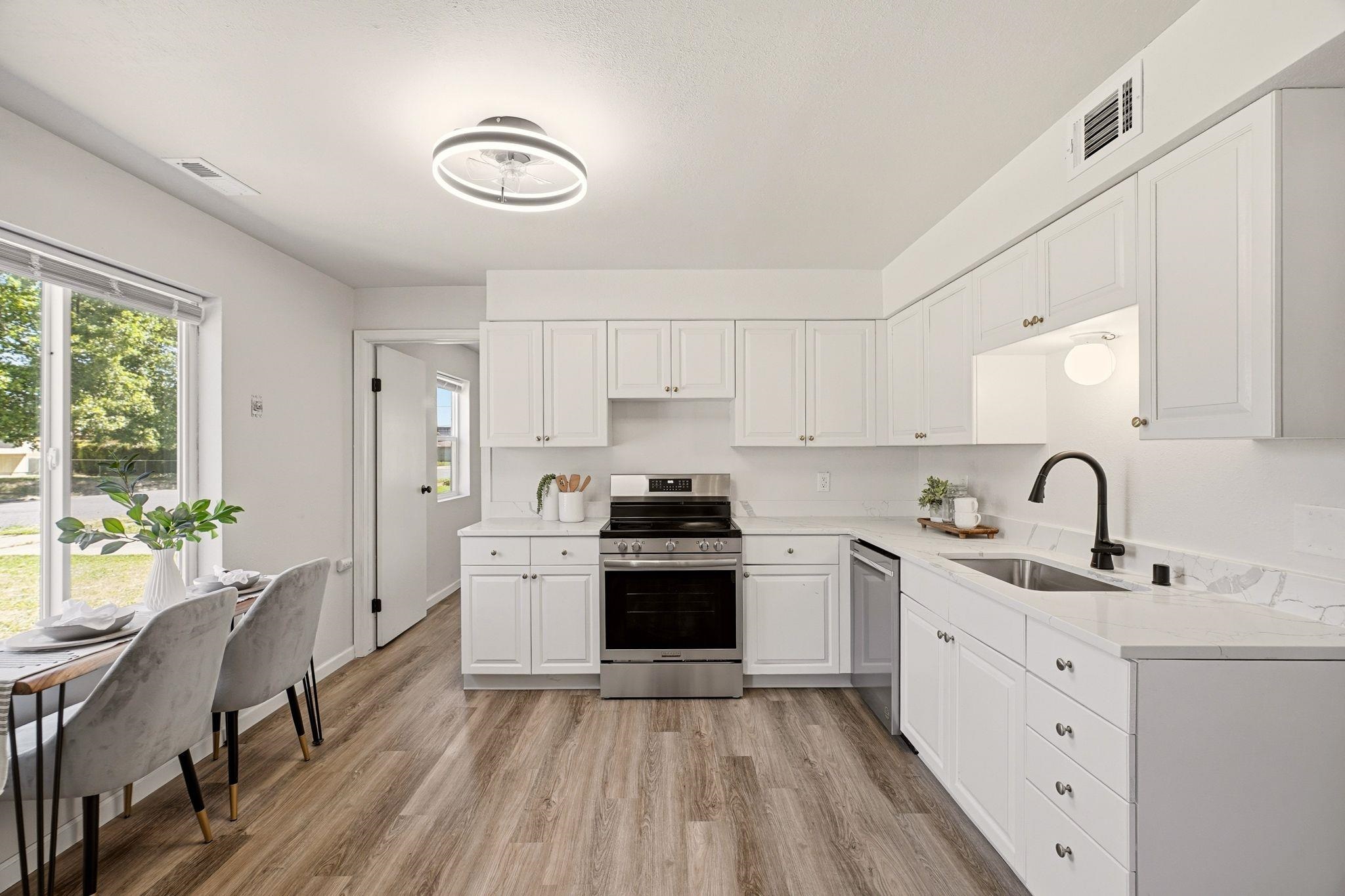 3014 E Ermina Ave - Photo 6