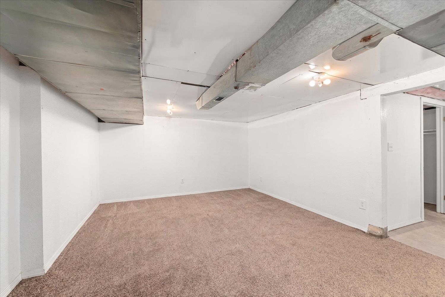 5621 N Post St - Photo 35