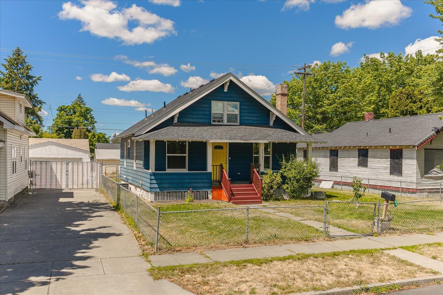 5621 N Post St - Photo 2