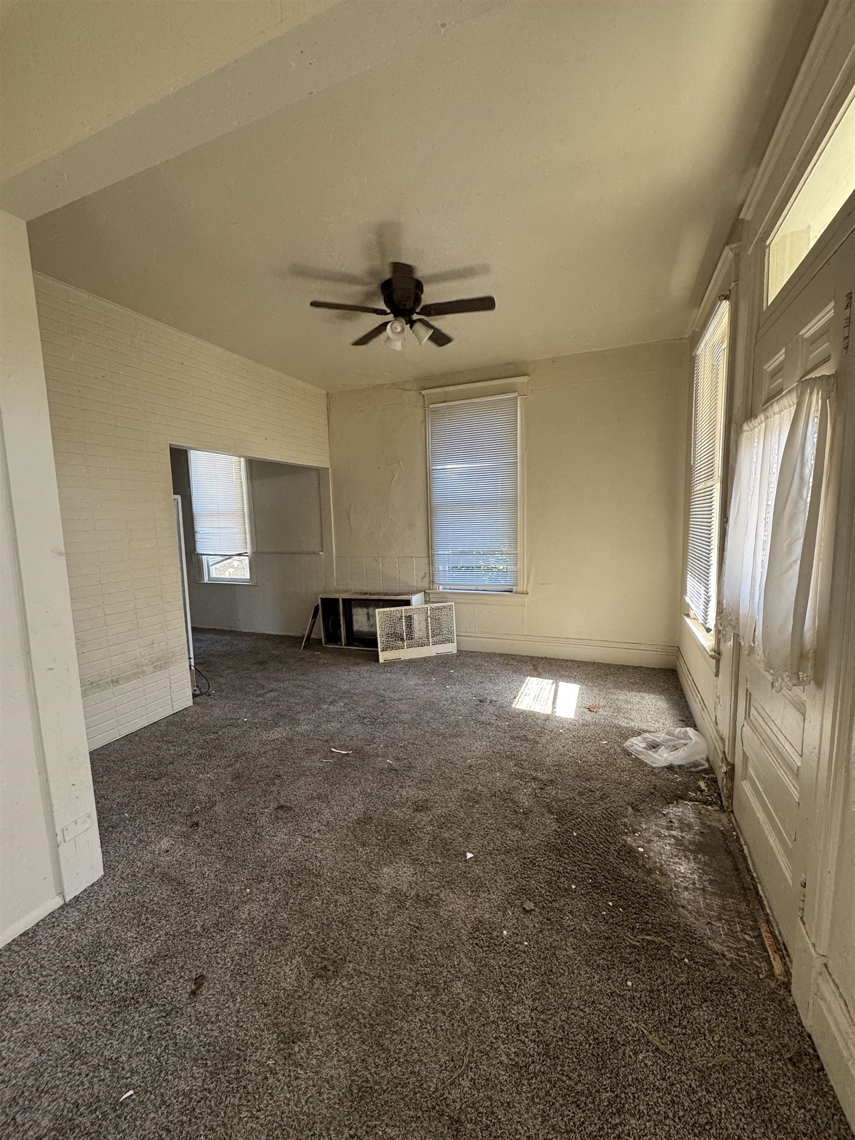 1815 N Adams St - Photo 4
