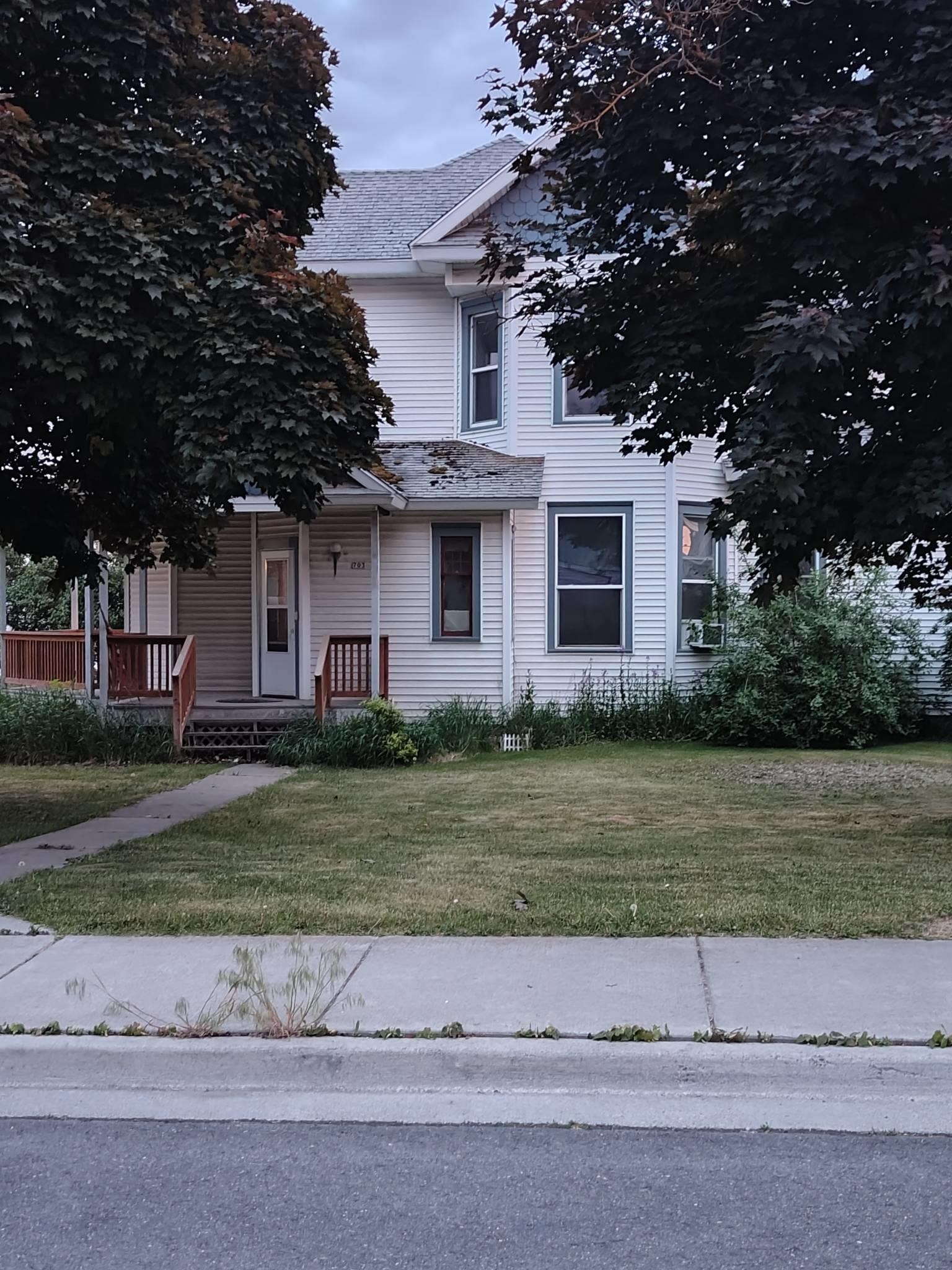 703 Washington St - Photo 1