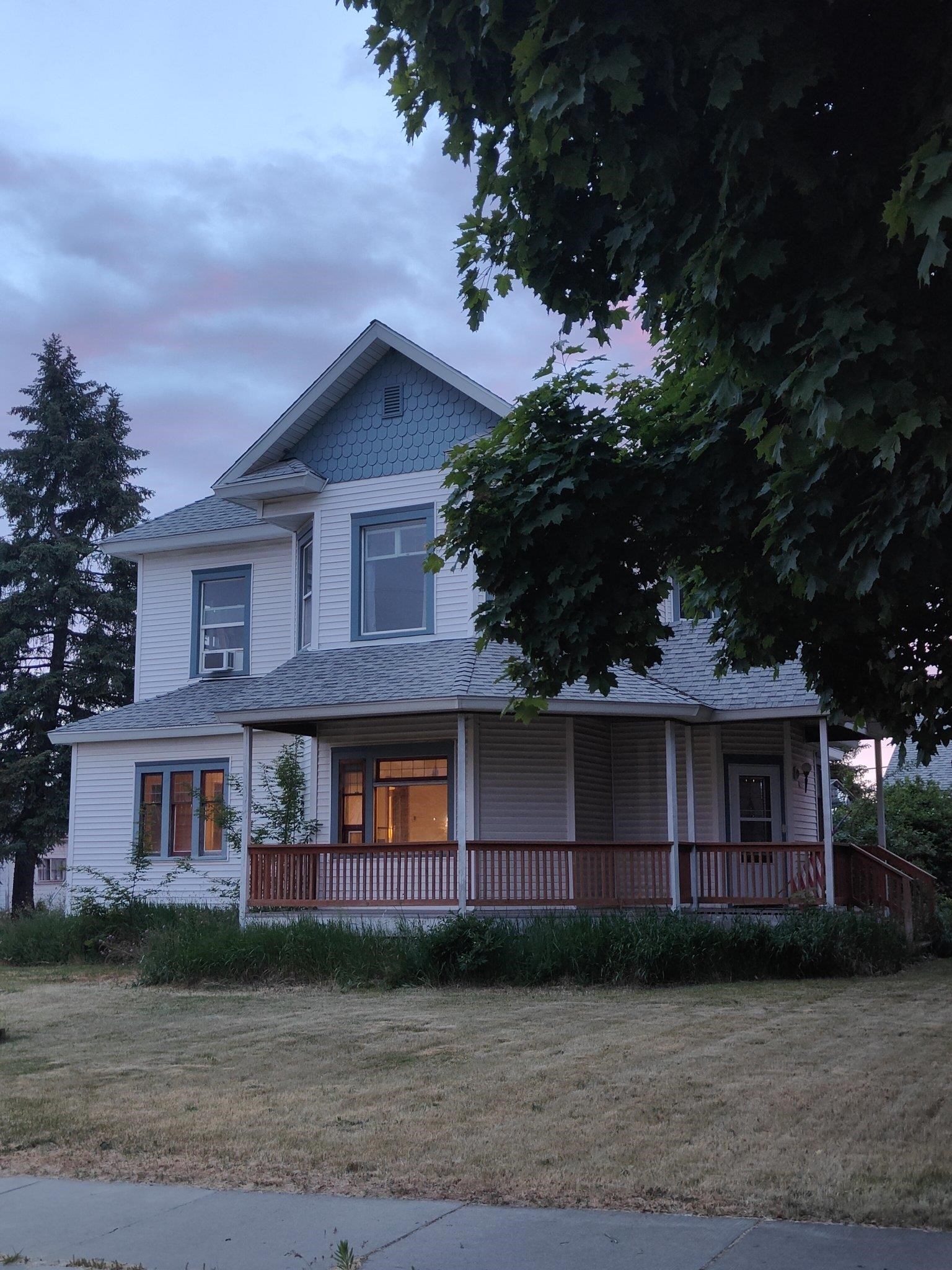 703 Washington St - Photo 2