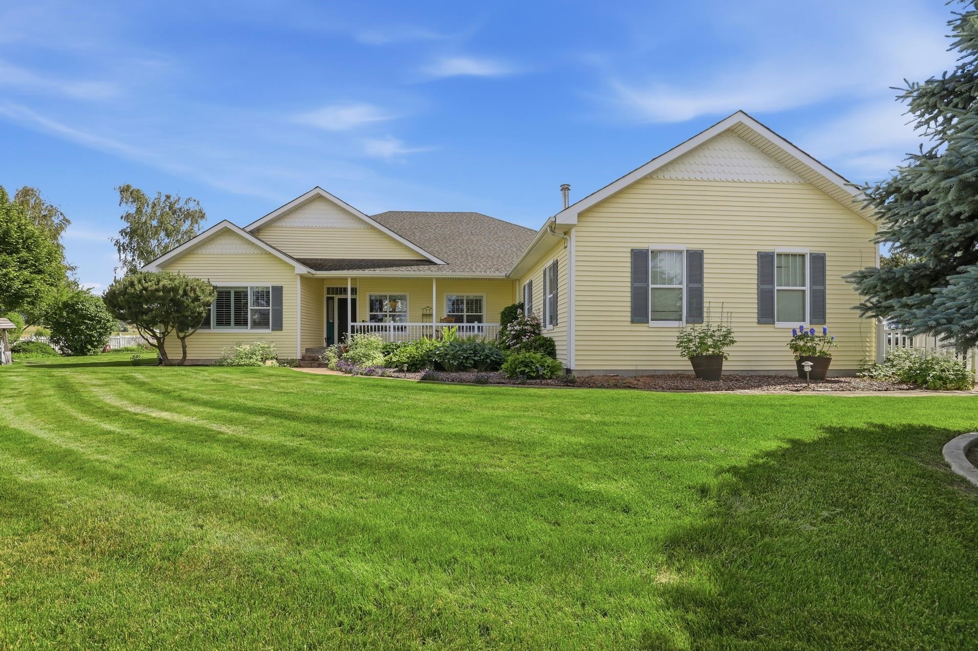 6909 W Ridgeway Dr - Photo 1