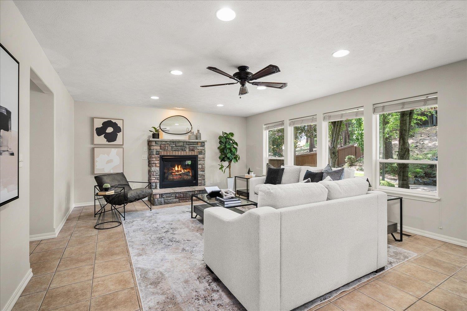 2406 S Scenic Blvd - Photo 7