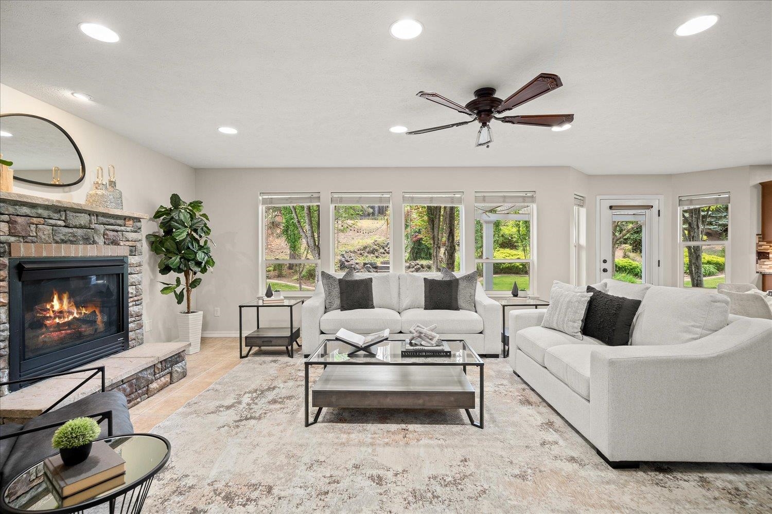 2406 S Scenic Blvd - Photo 8