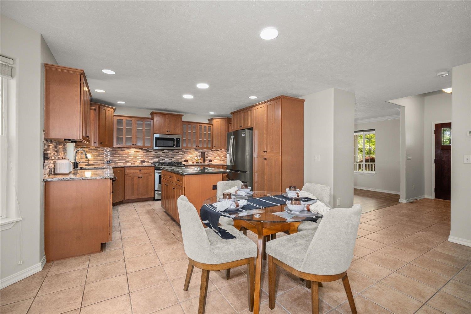 2406 S Scenic Blvd - Photo 10