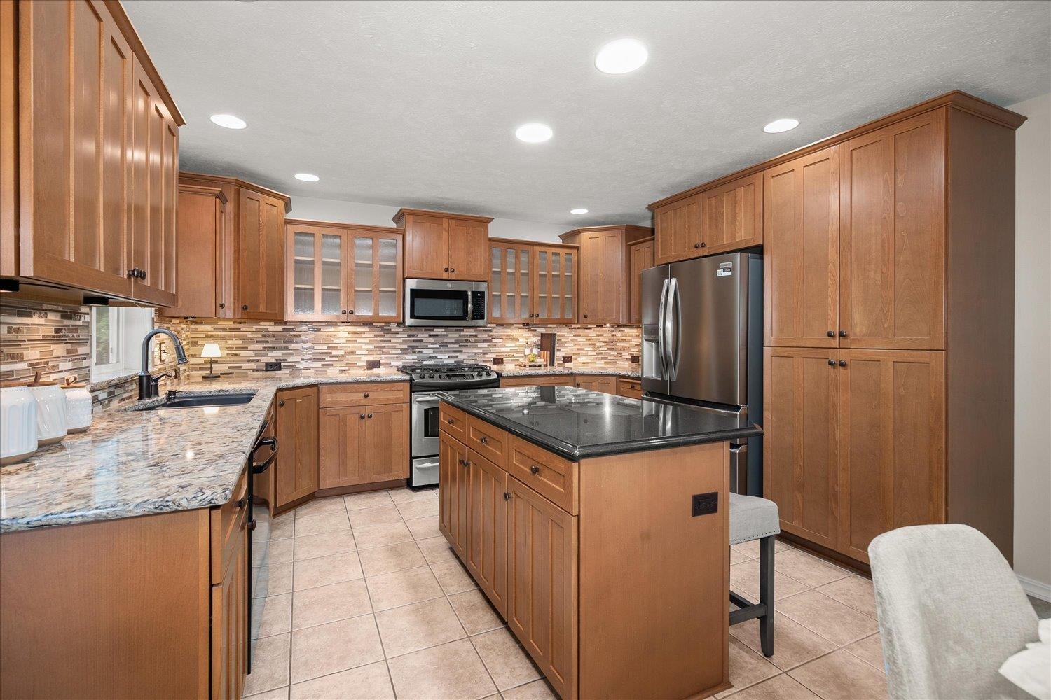 2406 S Scenic Blvd - Photo 11