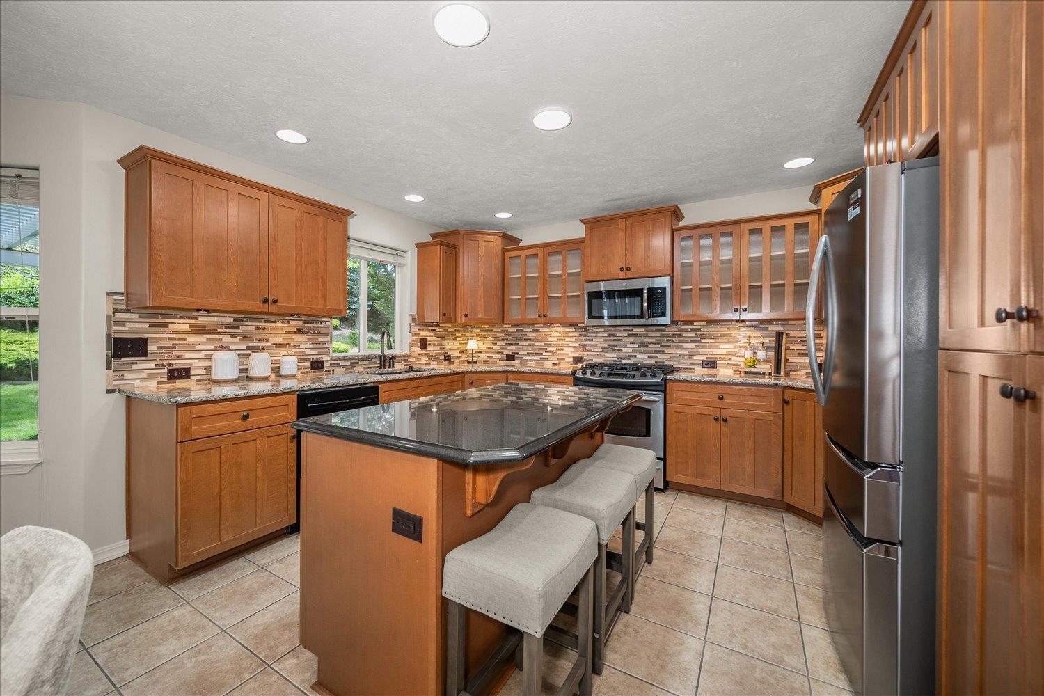 2406 S Scenic Blvd - Photo 12