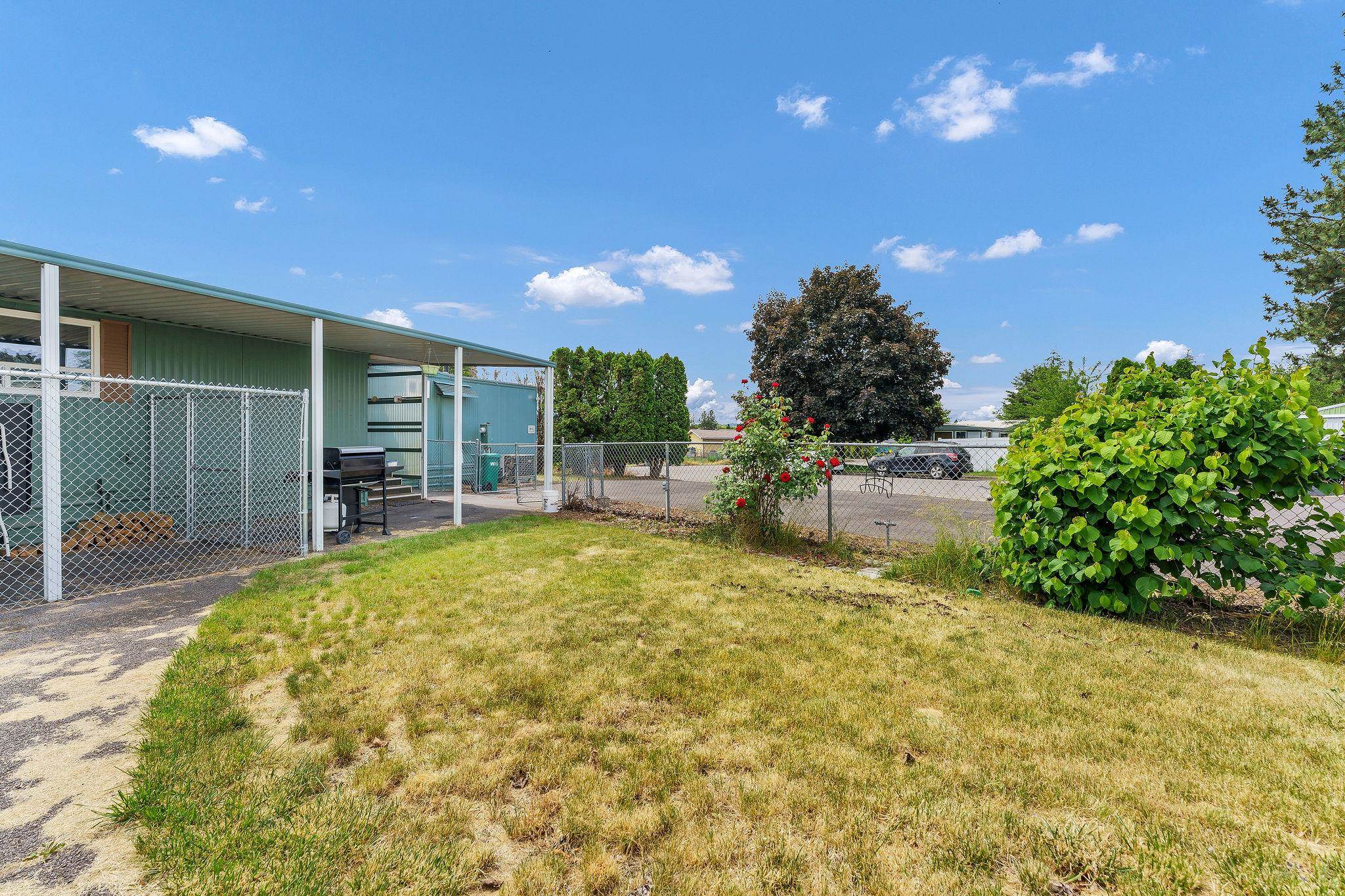 19115 E Montgomery Dr - Photo 35