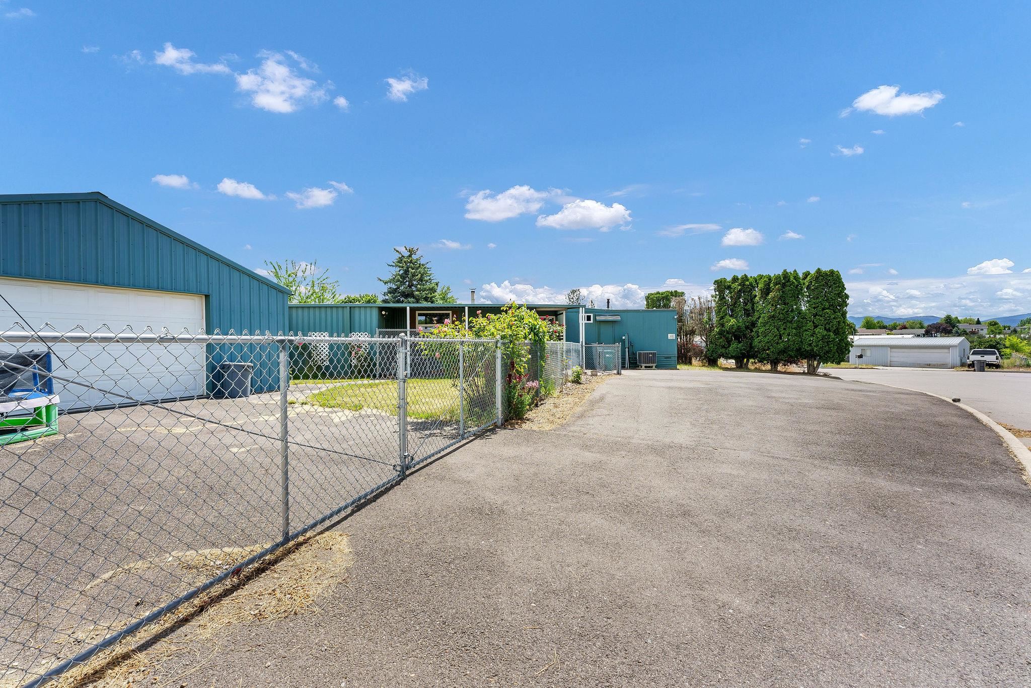 19115 E Montgomery Dr - Photo 39