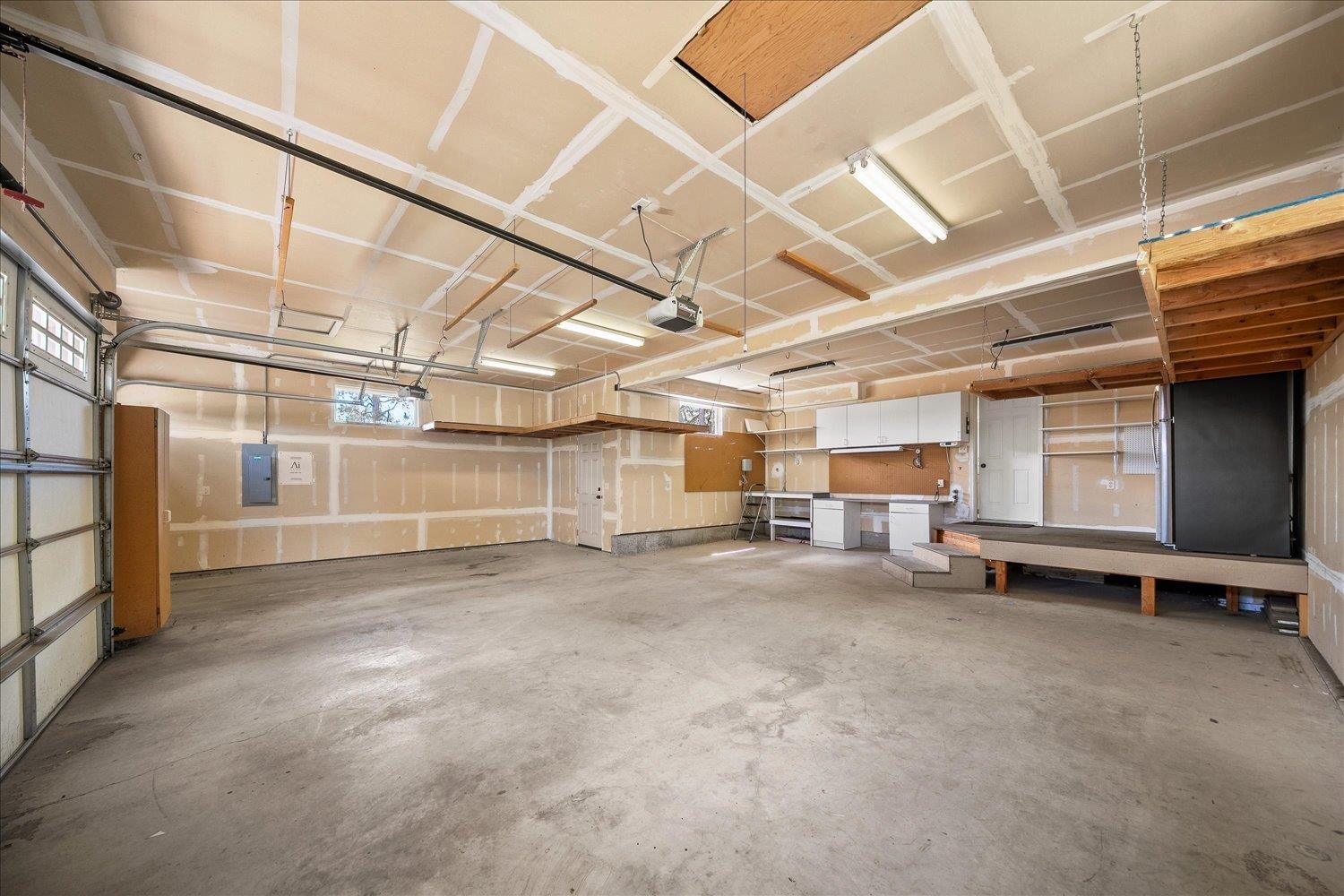 2406 S Scenic Blvd - Photo 29