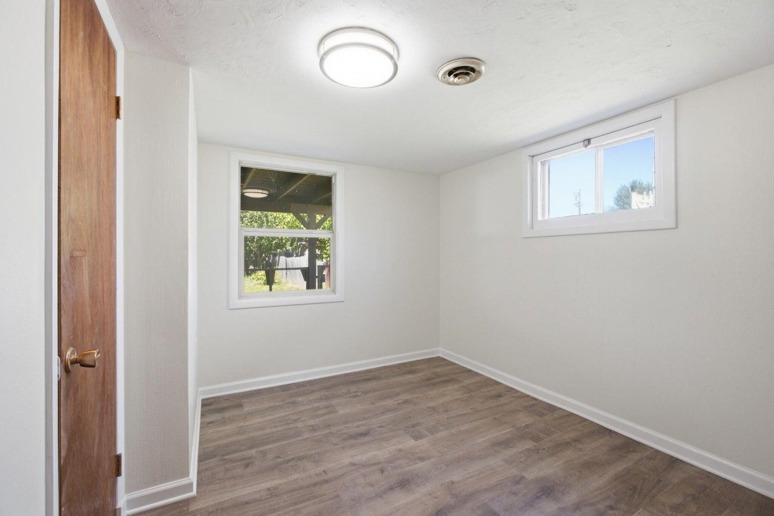130 Crestview Dr - Photo 25