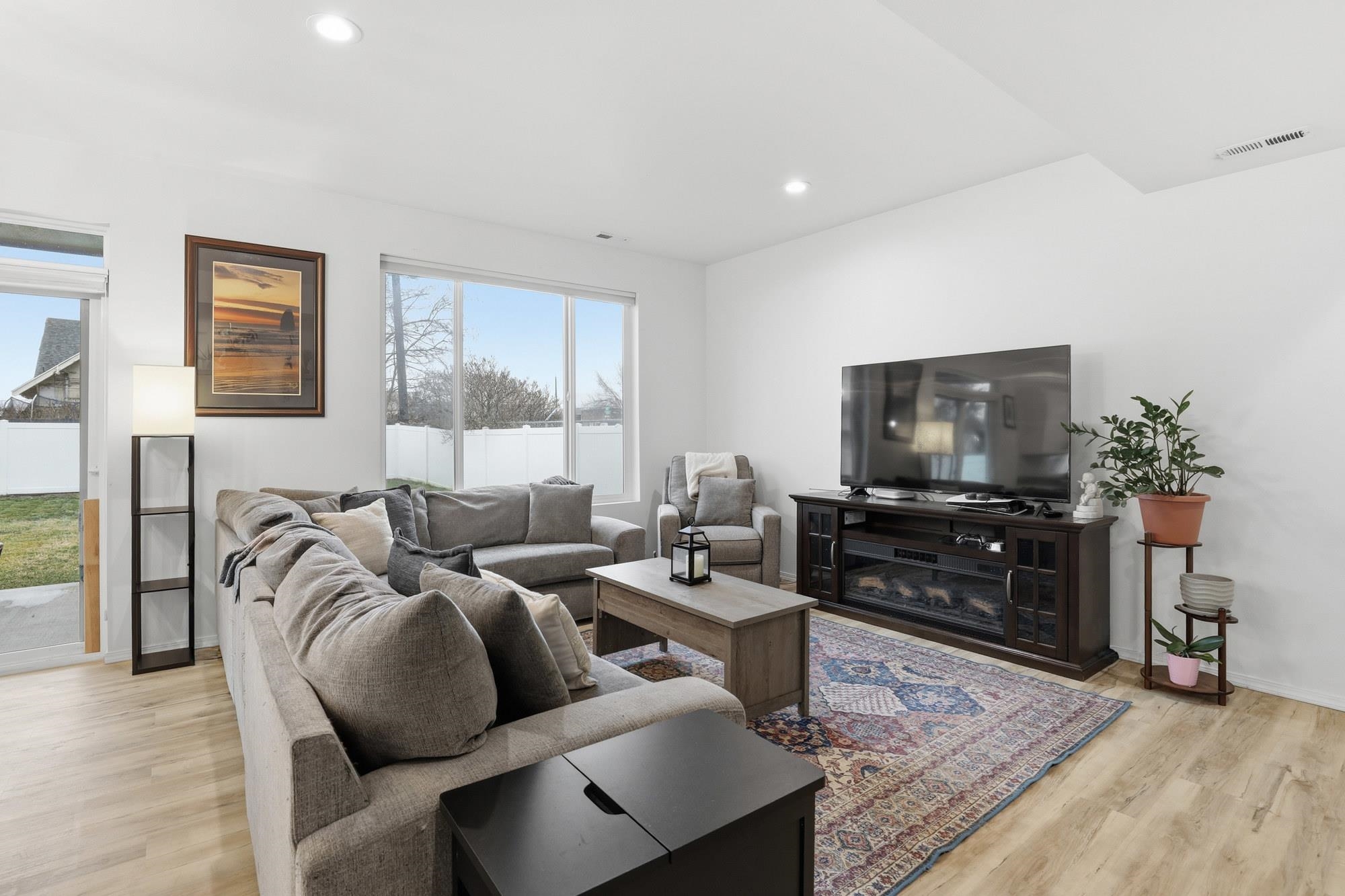 3017 E Sanson Ave - Photo 5