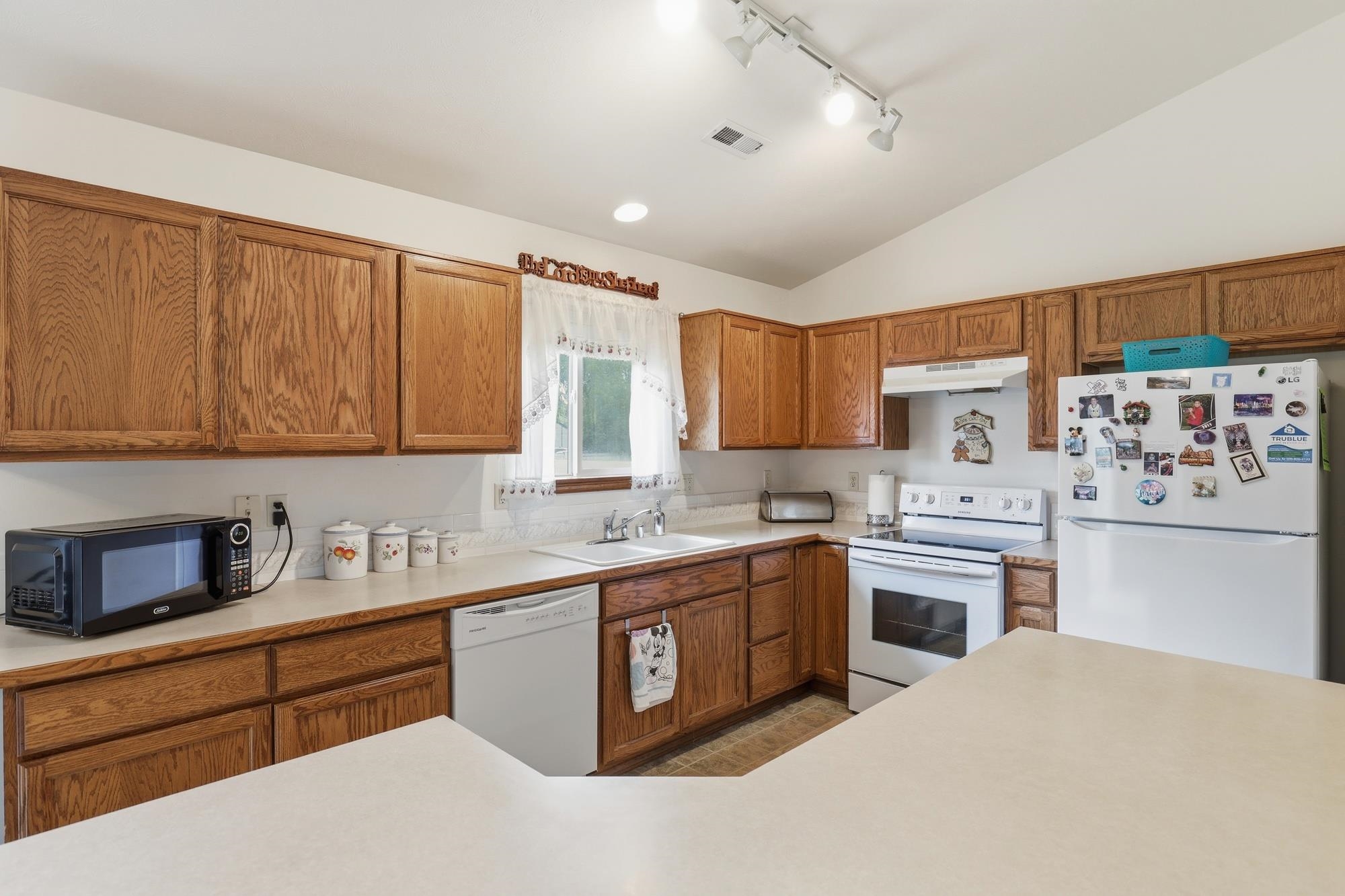 7119 N HOGAN St - Photo 11