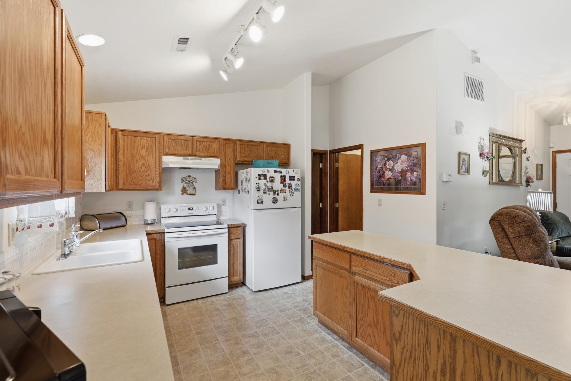 7119 N HOGAN St - Photo 13