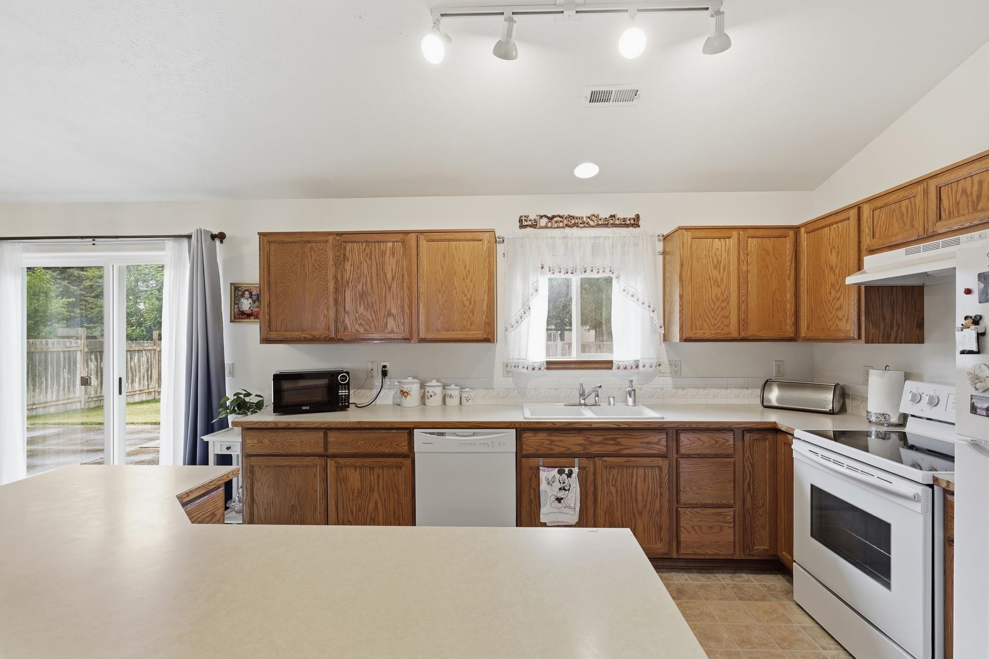 7119 N HOGAN St - Photo 15