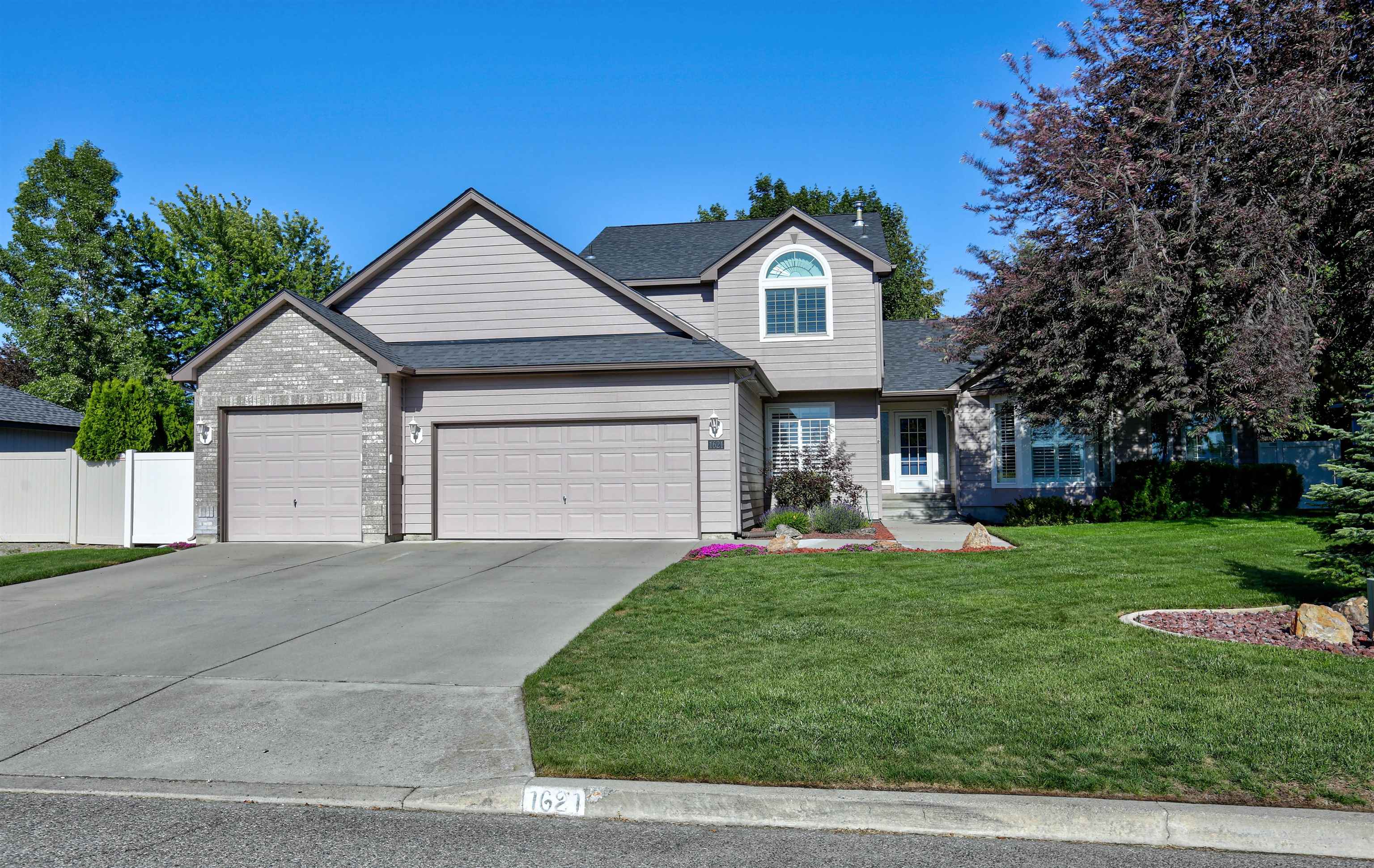 1621 S Rotchford Dr - Photo 1