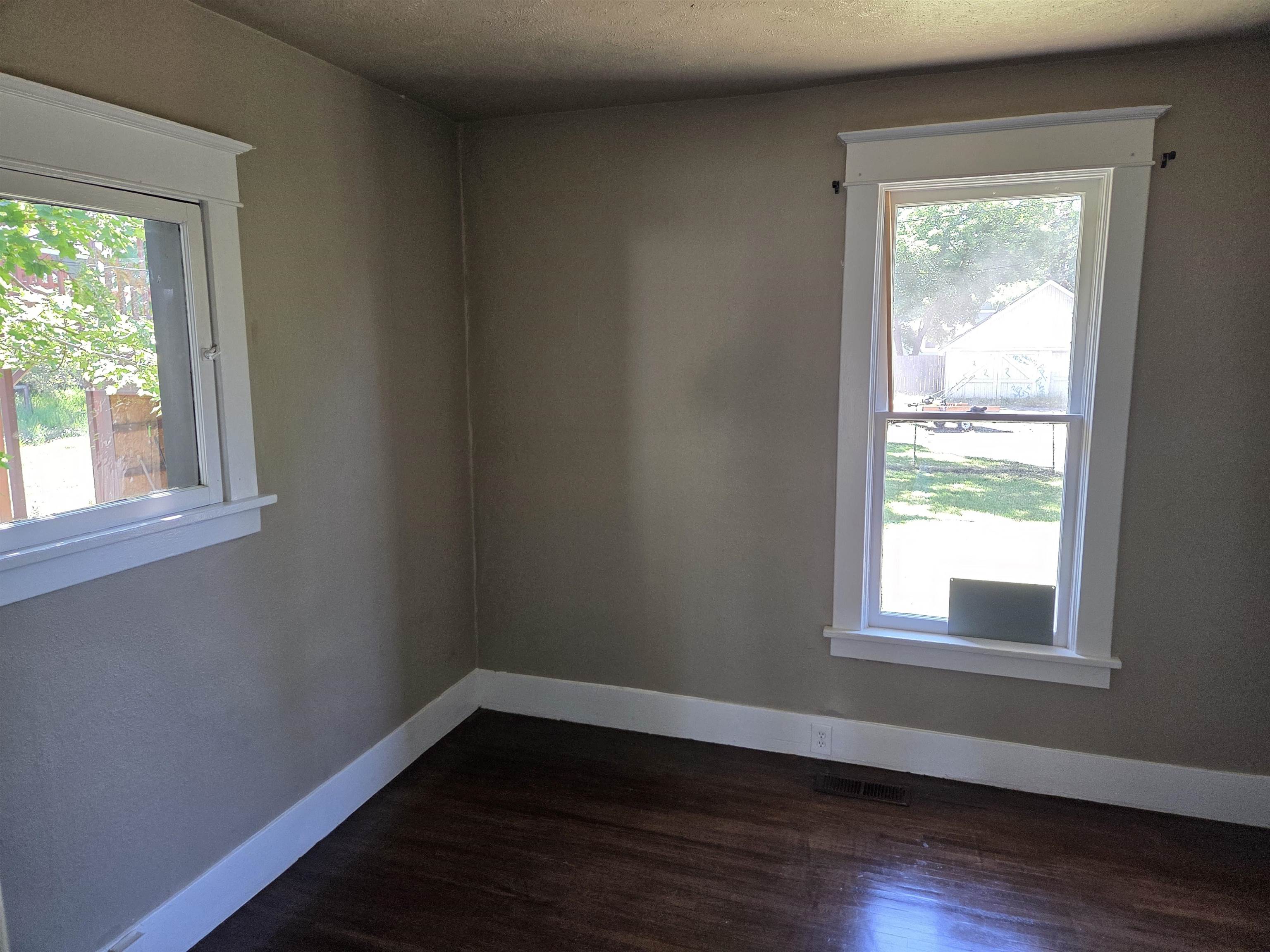 516 E ERMINA Ave - Photo 9