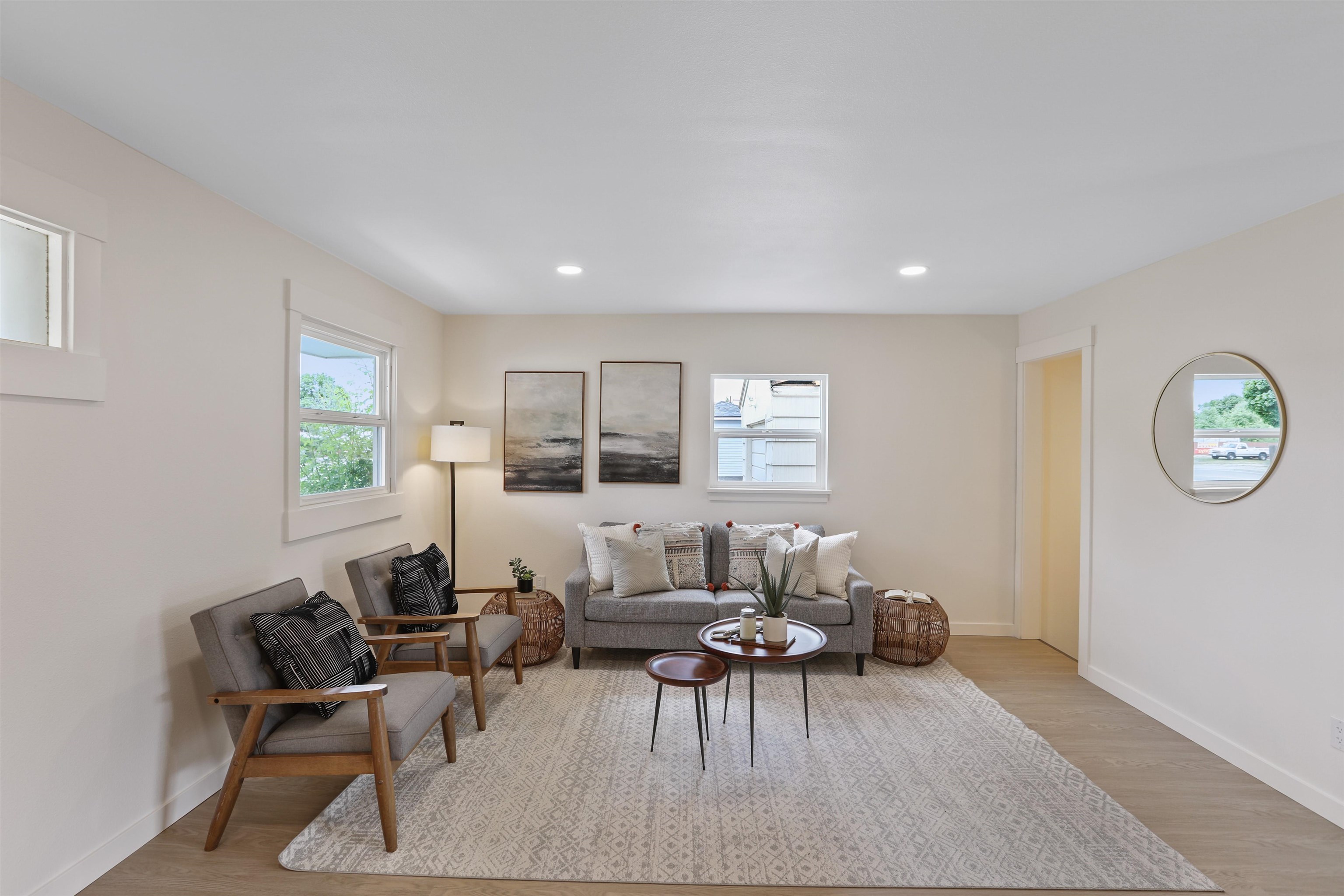 13716 E Broadway Ave - Photo 4