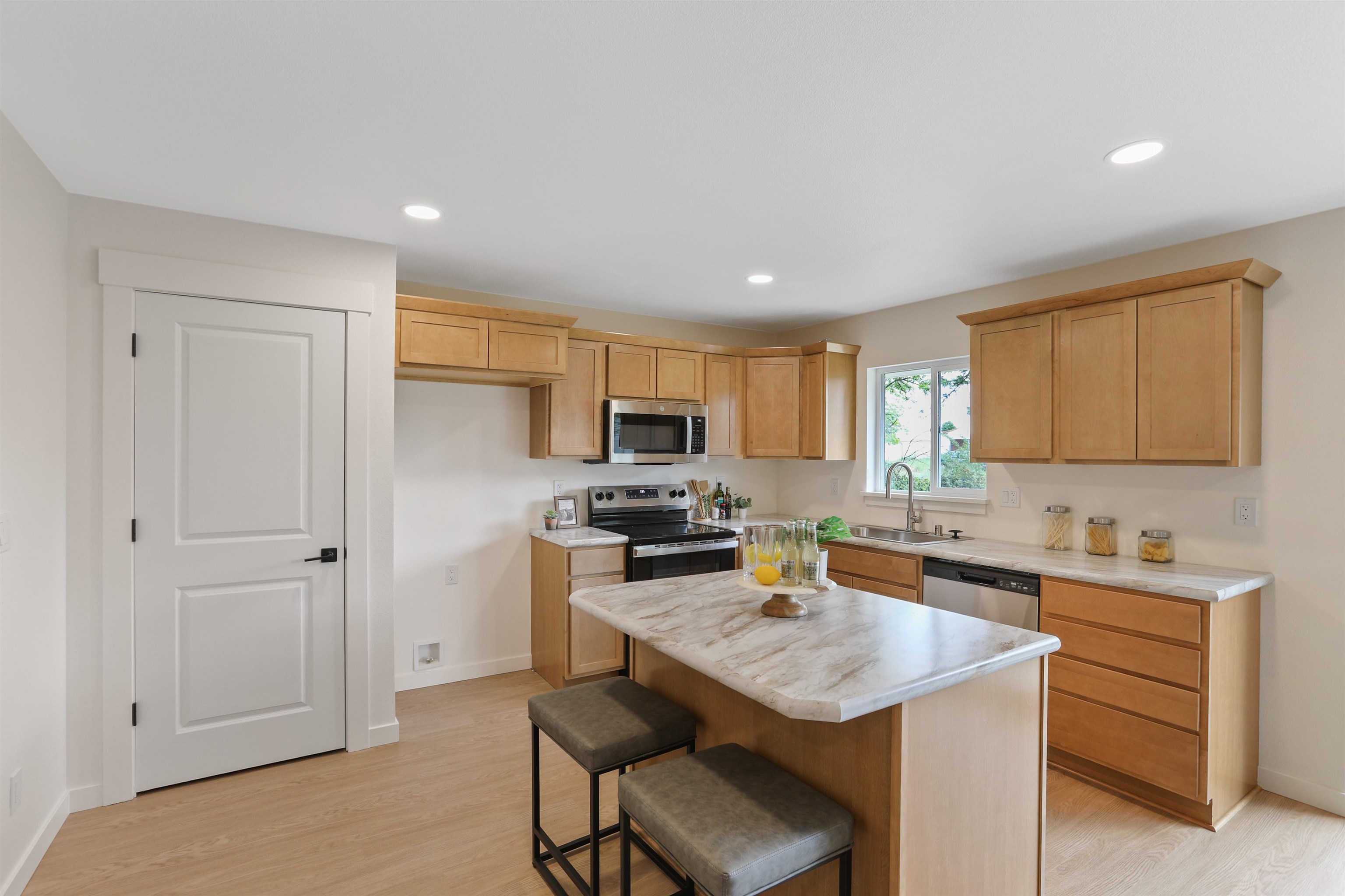 13716 E Broadway Ave - Photo 7